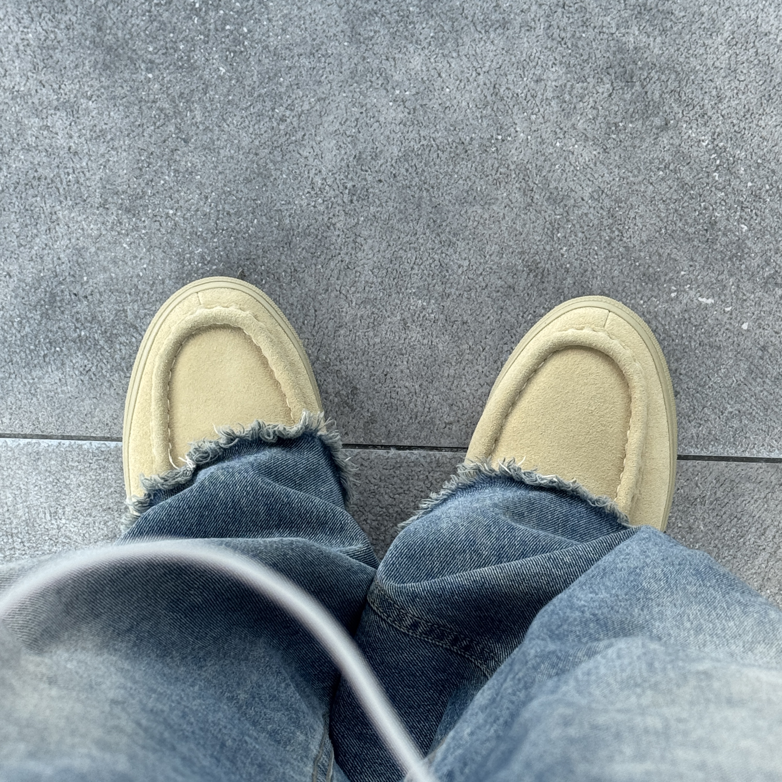 Vans Carver Sand Beige, Keen Jasper Suede Sneakers Silver Mink 착용 스타일 - 2