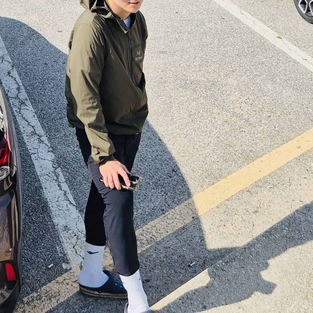 Arc'teryx Squamish Hoody Tatsu 착용 스타일 - 2