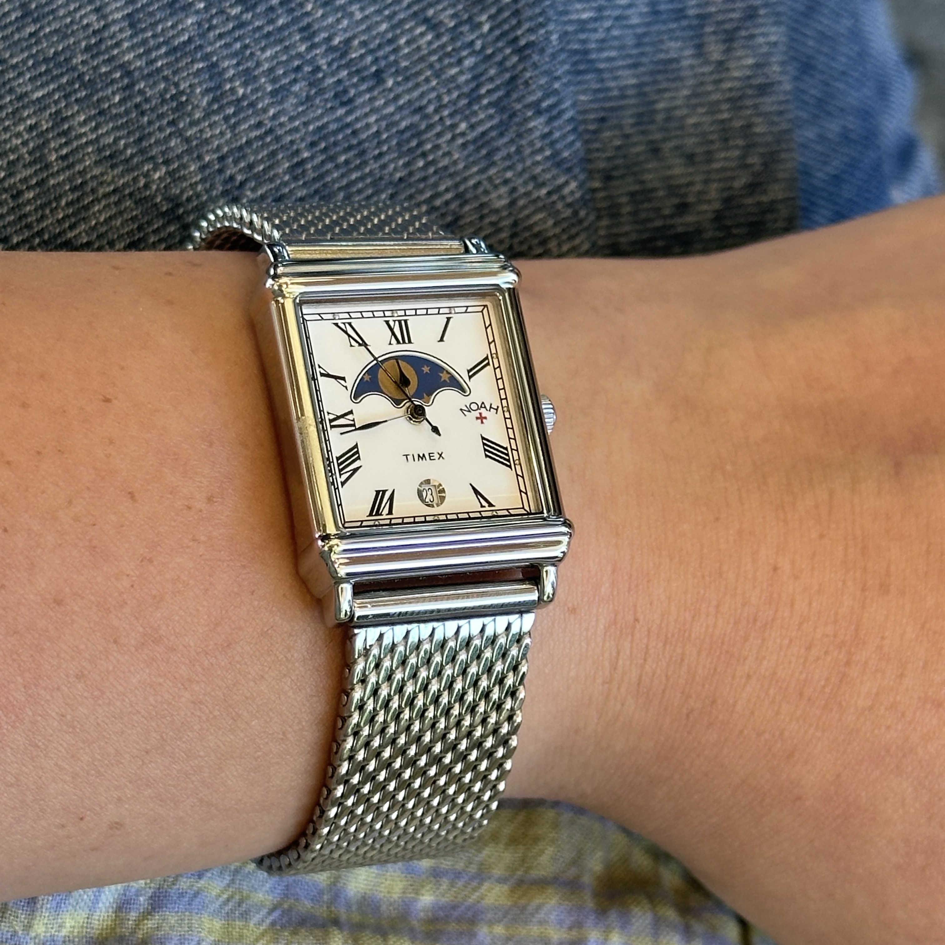 Timex x Noah Moon 37mm Phase Watch Brown Steel 착용 스타일 - 2
