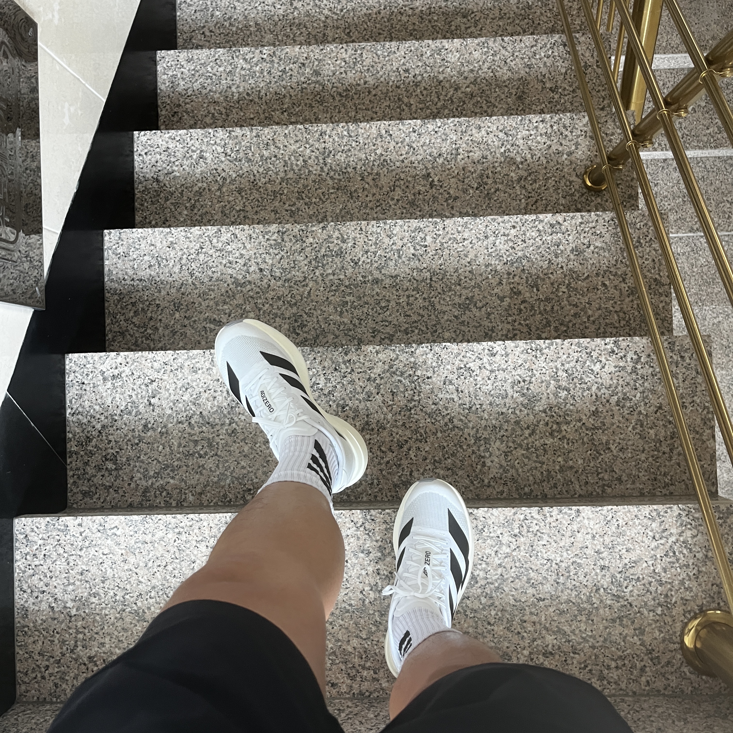 Adidas Adizero EVO SL Cloud White Core Black 착용 스타일