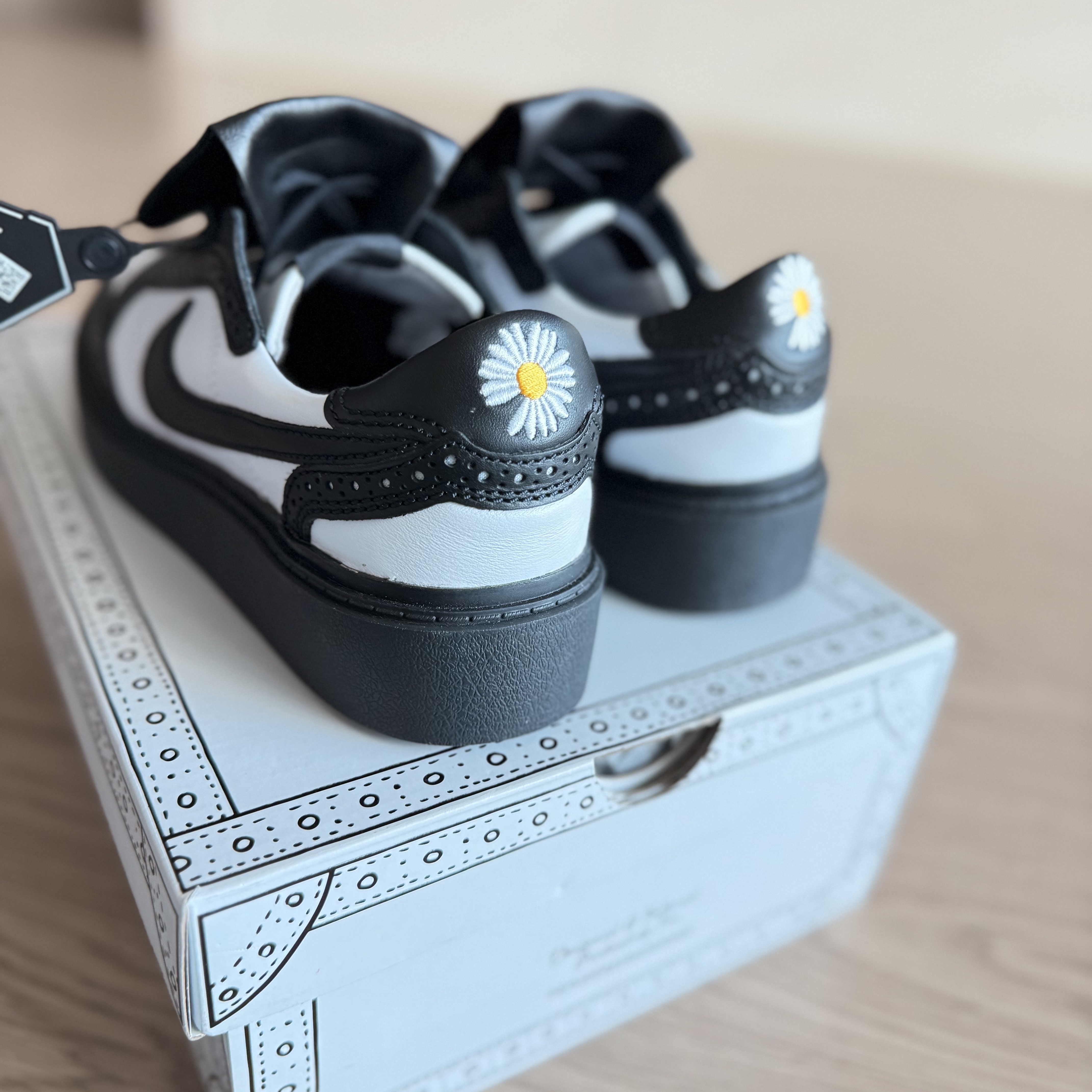 Nike x Peaceminusone Kwondo1 Black and White 착용 스타일 - 1
