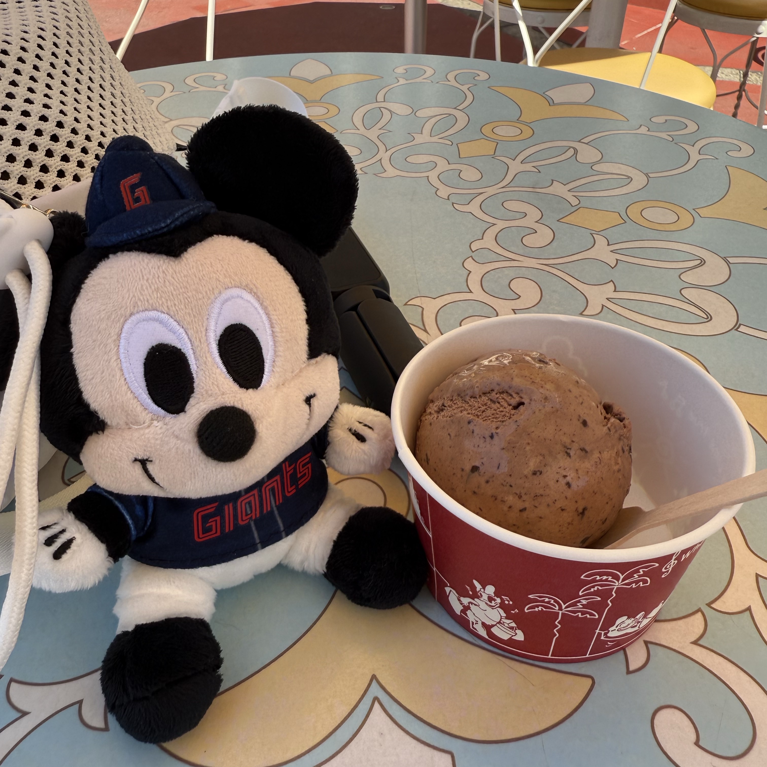 KBO x Disney Mickey Plush Keyring Lotte Giants 착용 스타일