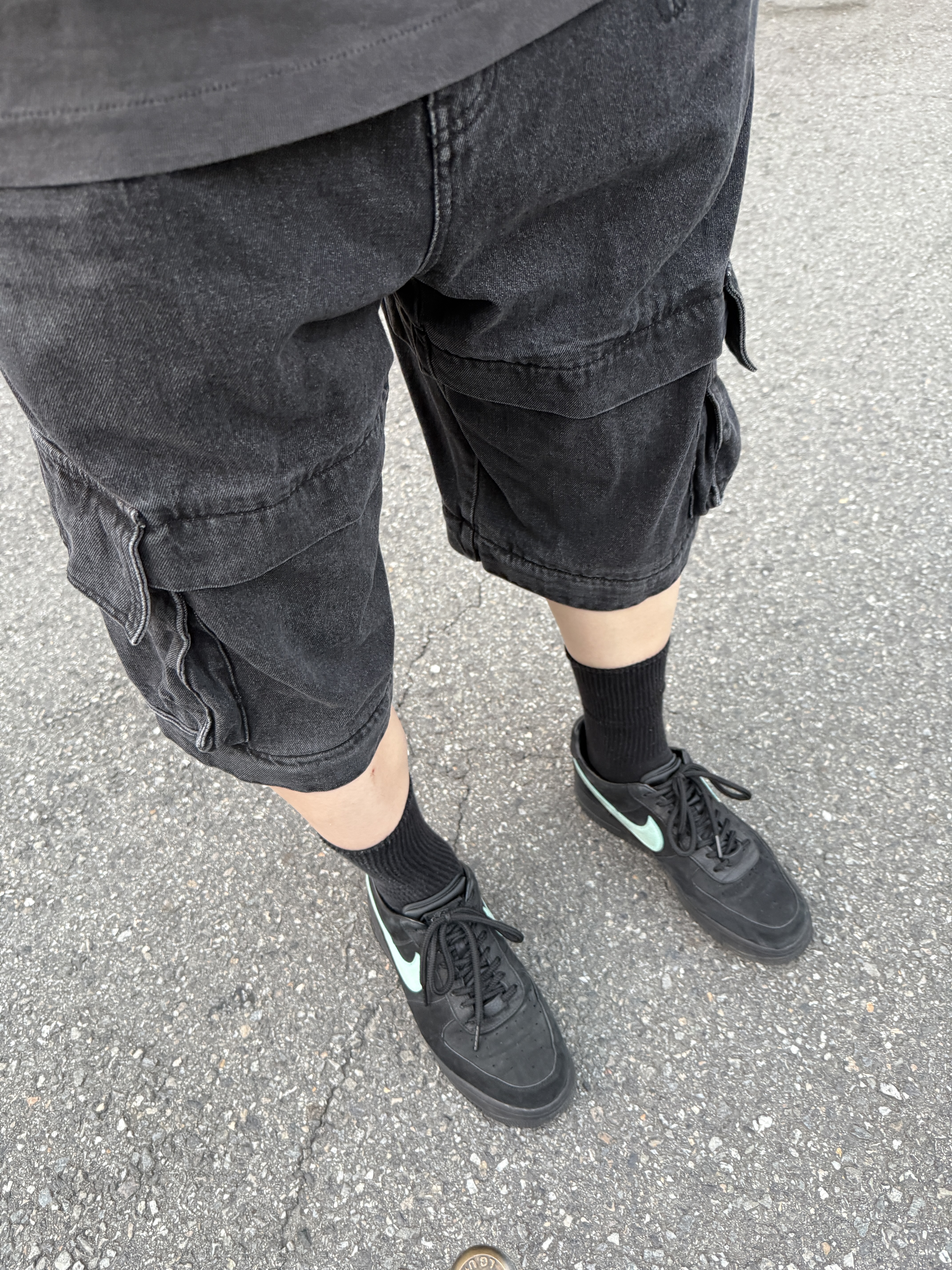 Saint Mxxxxxx x 2Pac S/S T-Shirt Black - 25SS, Nike x Tiffany & Co. Air Force 1 Low SP 1837 착용 스타일 - 3