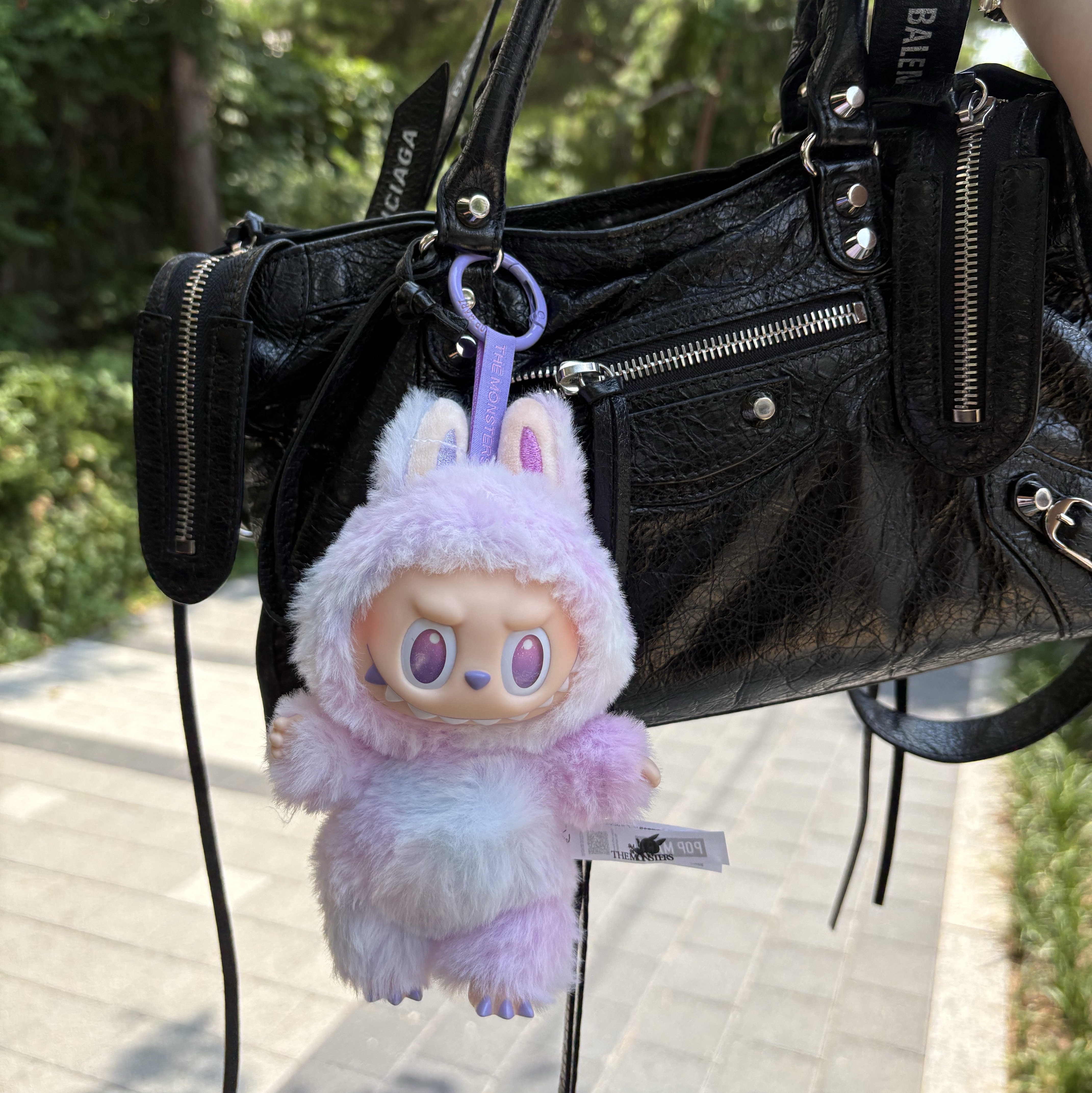 Pop Mart Labubu The Monsters Highlight Series Luck Keyring (Opened Case) 착용 스타일 - 1