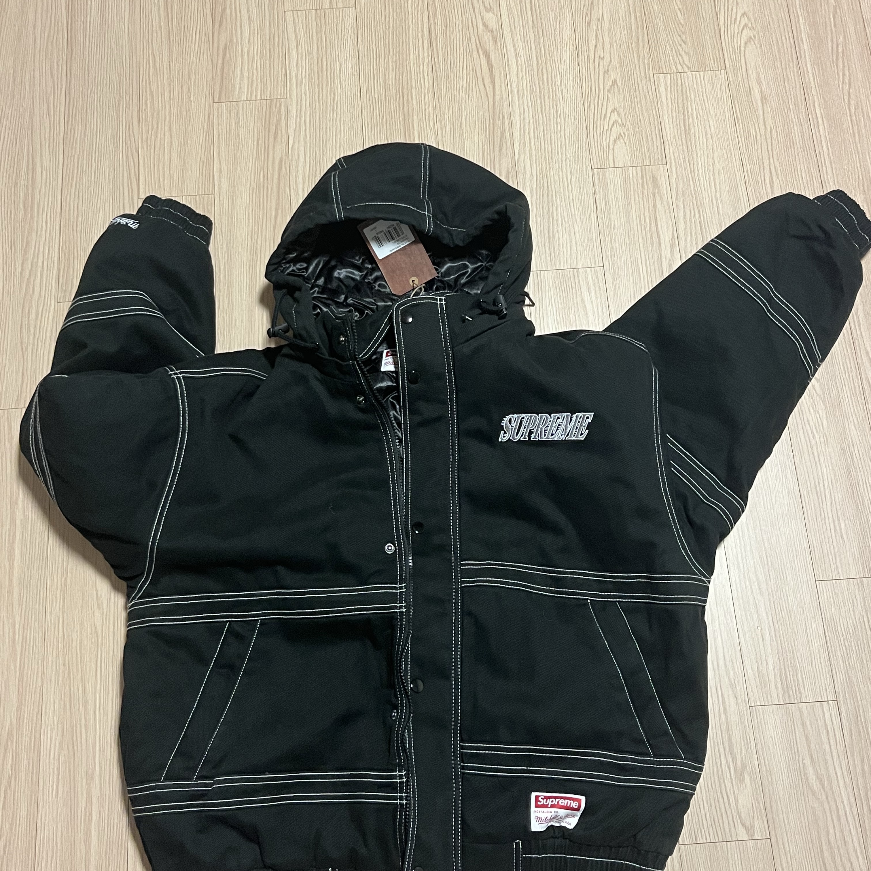 Supreme Mitchell & Ness Twill Stadium Jacket Black - 24FW 착용 스타일
