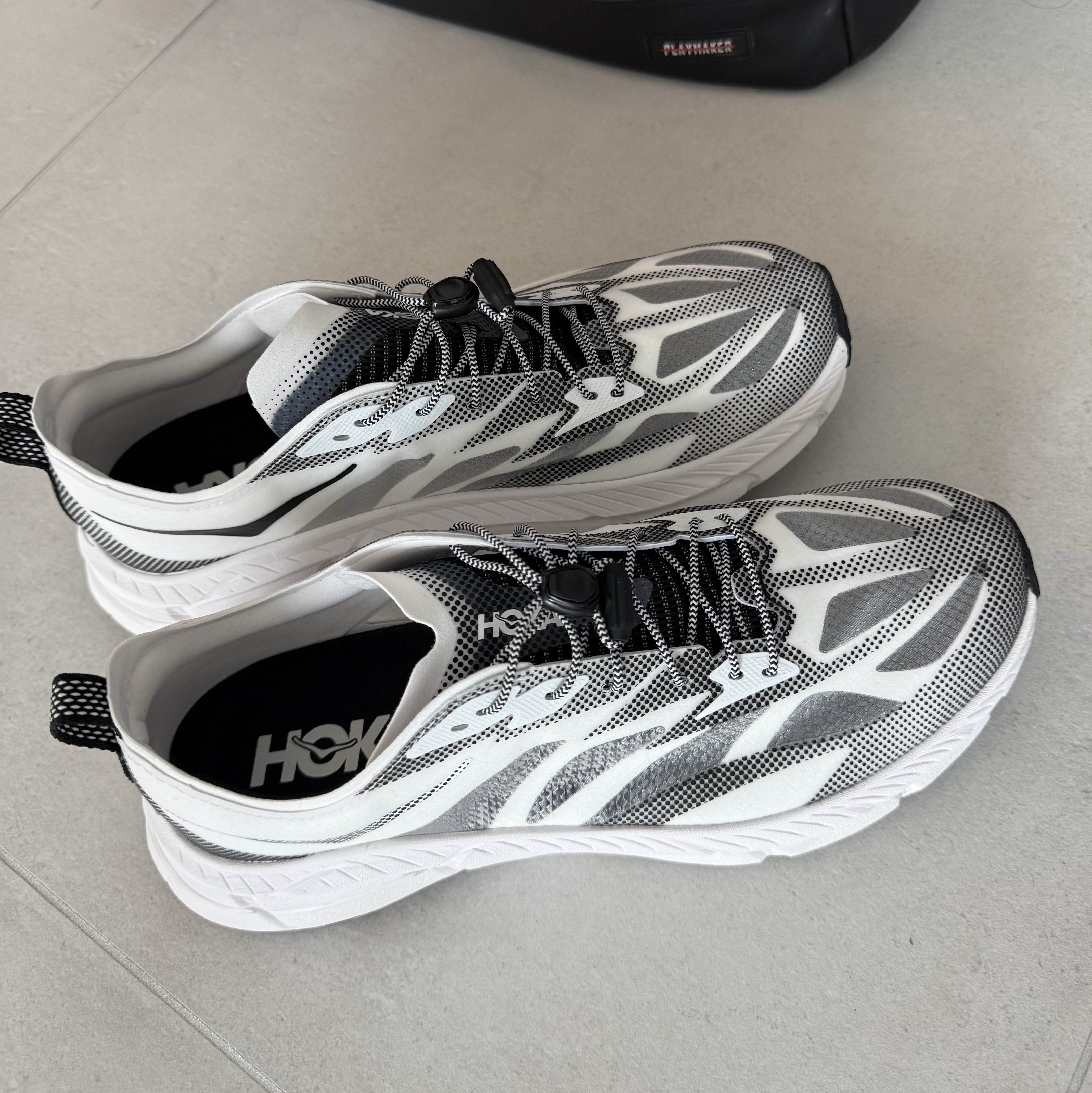 Hoka Mafate Speed 4 Lite White Black 착용 스타일