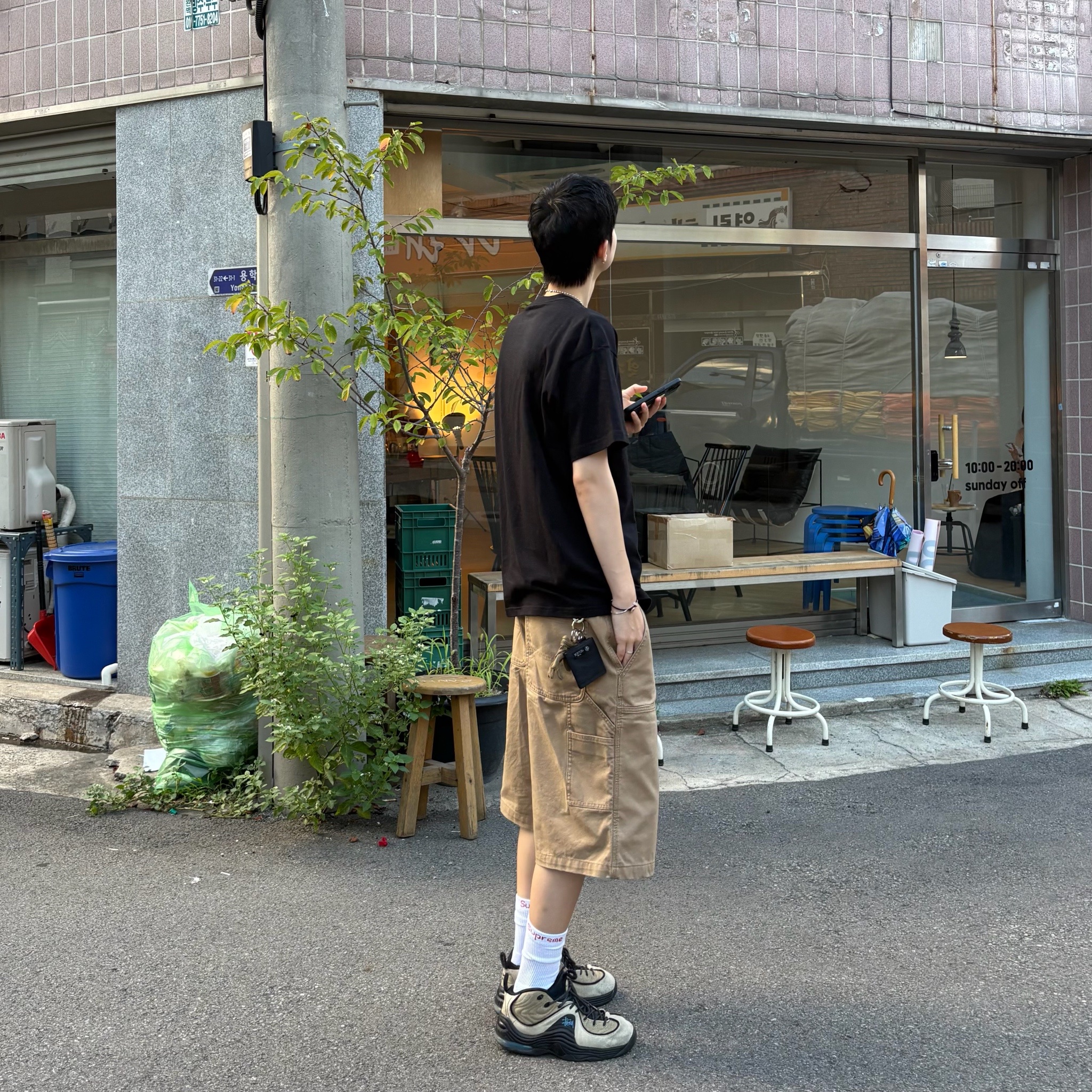 Supreme Hanes Crew Socks White (4 Pack), Nike x Stussy Air Penny II Rattan and Limestone 착용 스타일