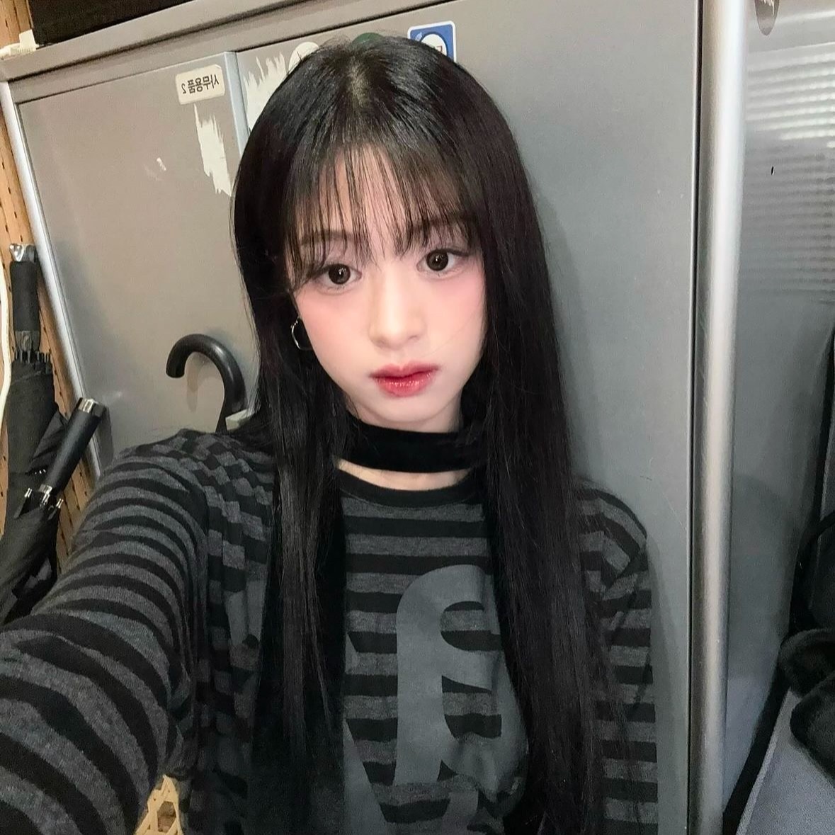 [KREAM 단독] Safarispot Women 1/2 Ticketing Stripe Border Tee Black, [KREAM 단독] Safarispot Women 1/2 Ticketing Stripe Border Tee Gray 착용 스타일