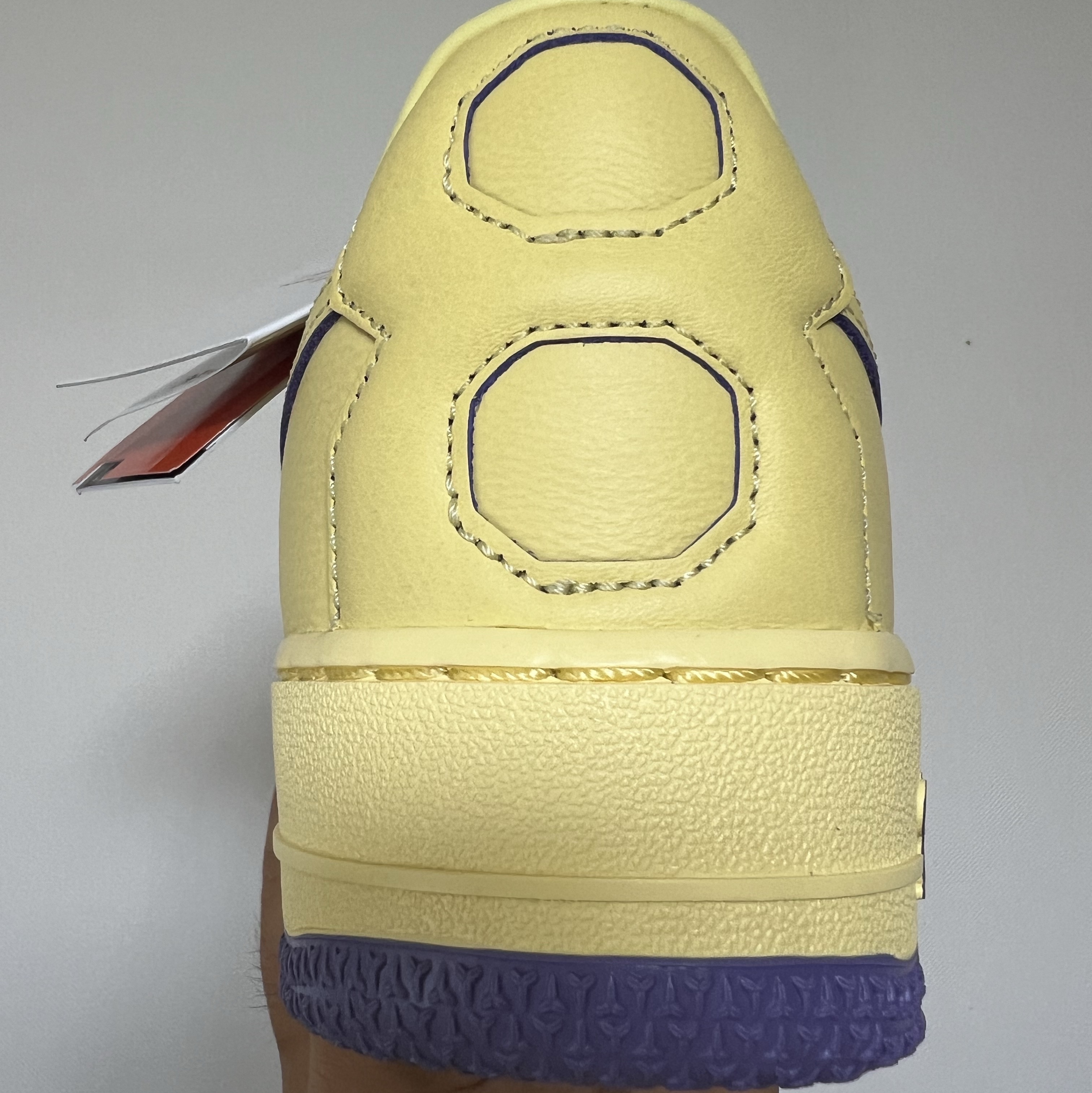 Nike Air Force 1 Low Protro Soft Yellow 착용 스타일 - 3