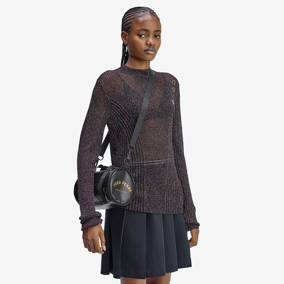 프레드페리 토널 클래식 미니 배럴 백 블랙 골드(Fred Perry Tonal Classic Mini Barrel Bag Black Gold) - 2