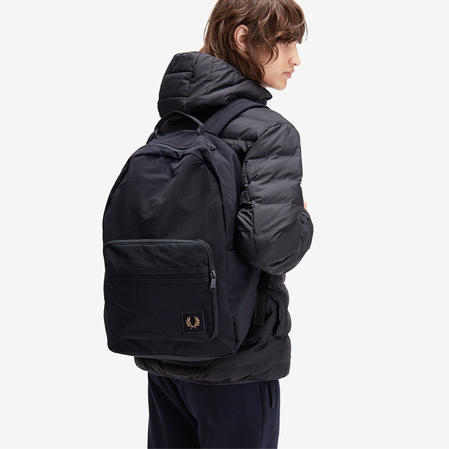 프레드페리 나일론 뱃지 백팩 블랙 샴페인(Fred Perry Nylon Badge Backpack Black Champagne) - 2
