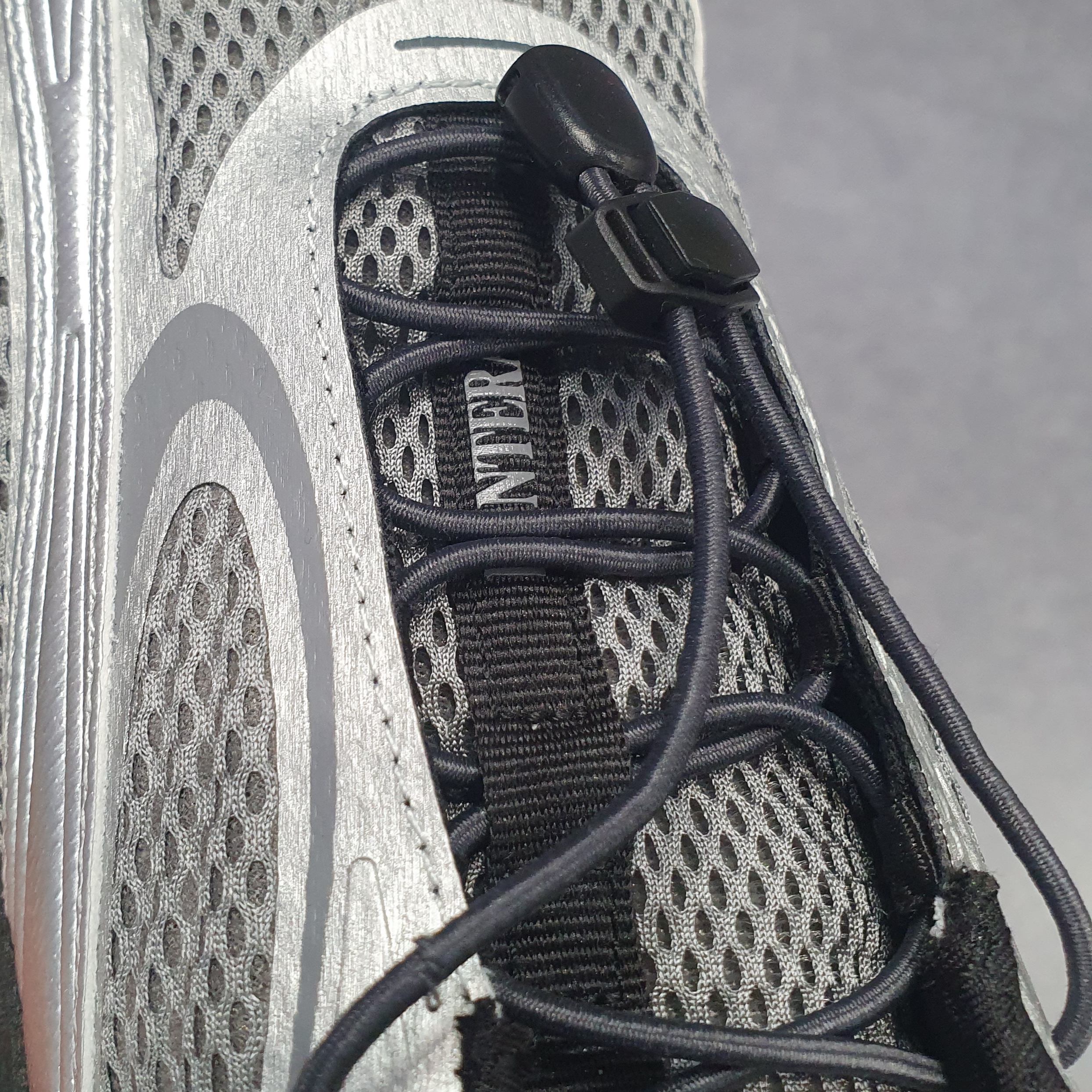 Fila Pantera 99/25 Black Silver 착용 스타일 - 1