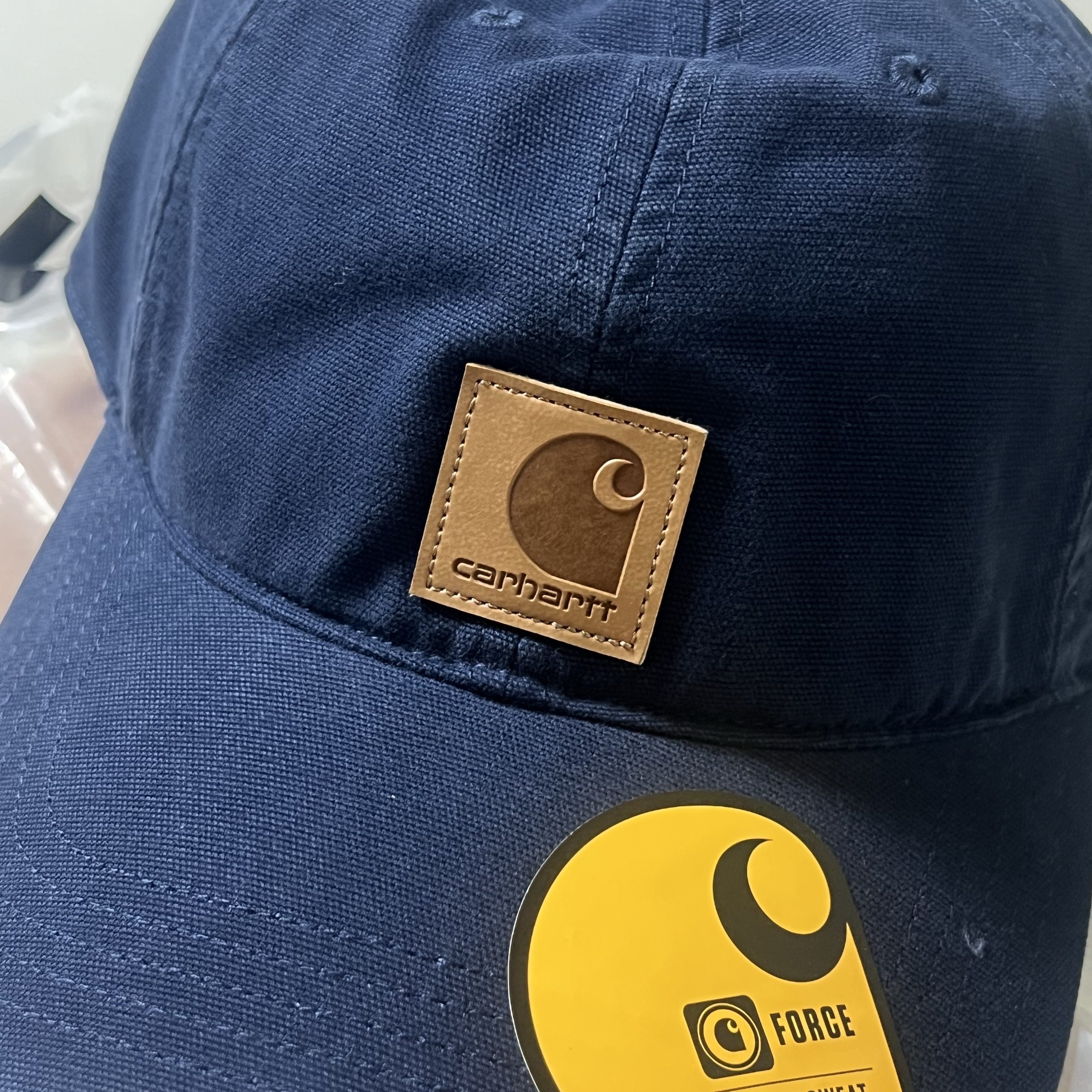 Carhartt Canvas Cap Navy 착용 스타일
