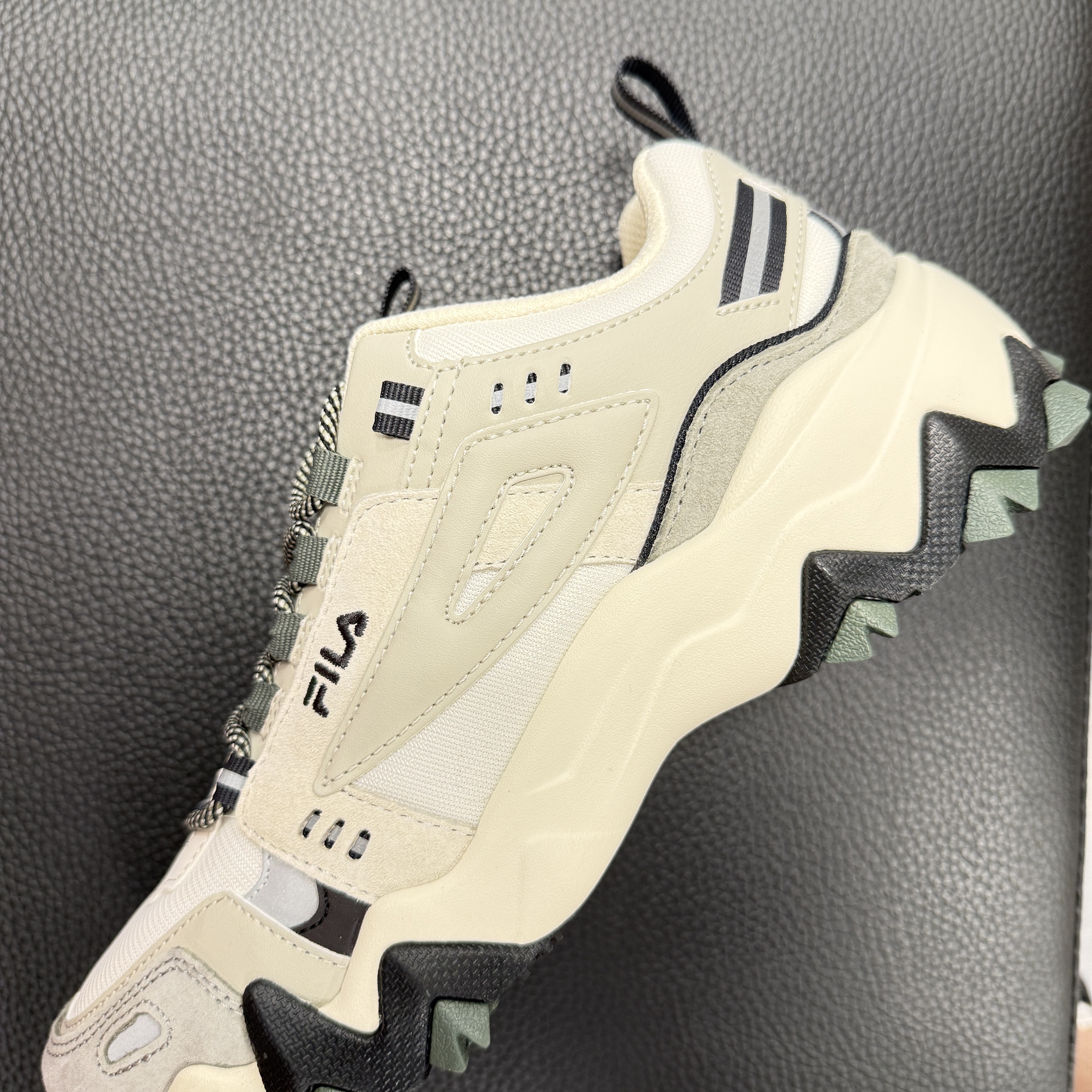 [6% 적립] Fila Oakmont TR v2 Gray 착용 스타일