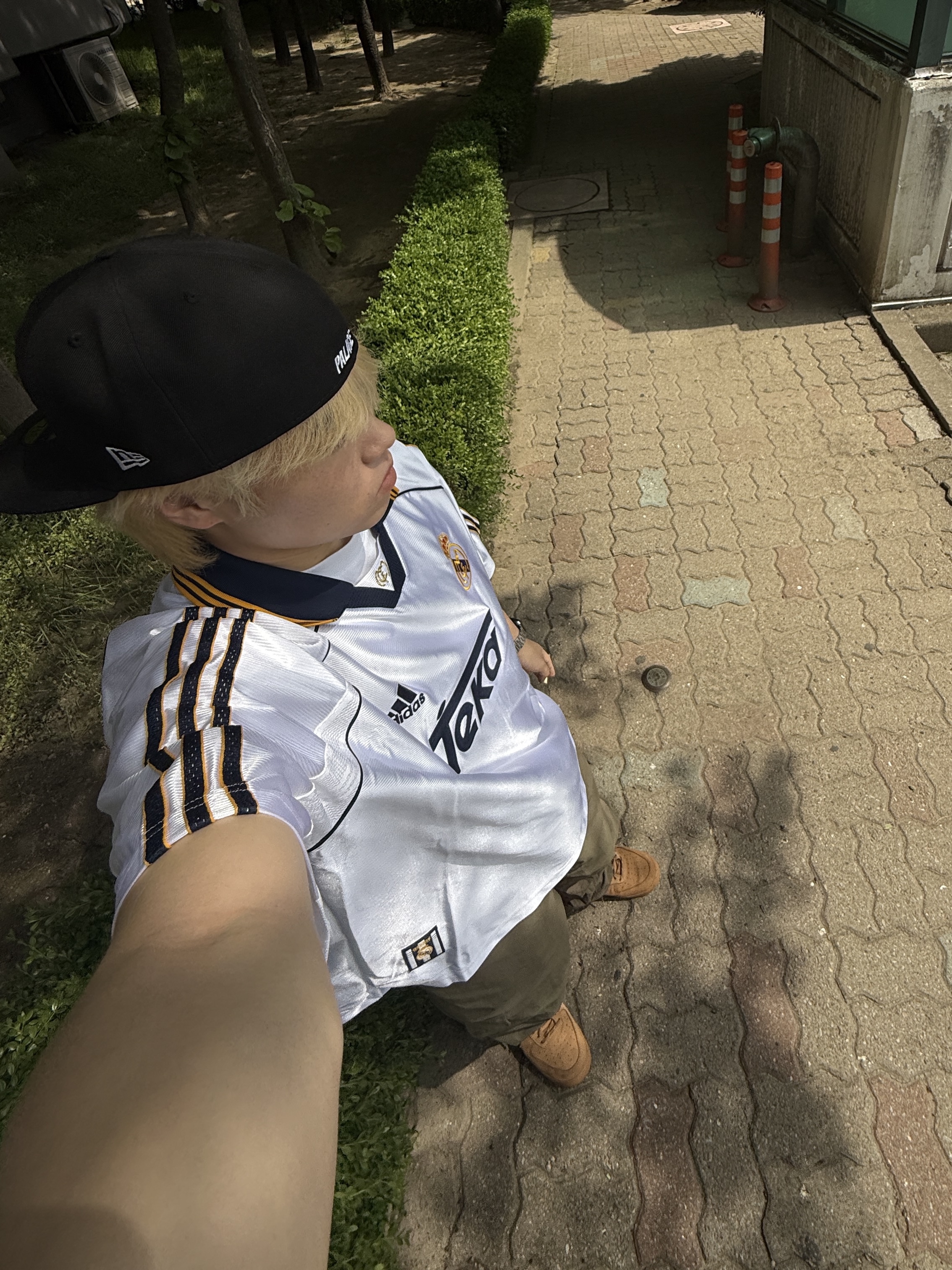 Palace Heaven and Hell New Era 59Fifty Black - 25SS, Adidas Real Madrid 99/00 Home Jersey White - KR Sizing (Non Marking Ver.) 착용 스타일