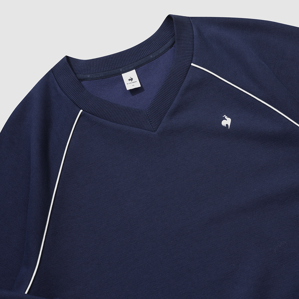 르꼬끄 스포르티브 여성 에센셜 브이넥 루즈 맨투맨 - 네이비(QQ322LFS91)(le coq sportif Women’s Essential Loose V-Neck Sweatshirt Dark Navy) - 4