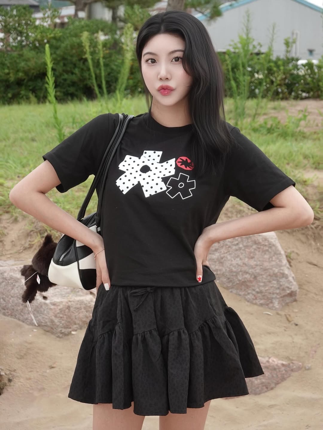 SLOW RECORD HOUSE Polka Dot Star T-Shirt Black 착용 스타일 - 3