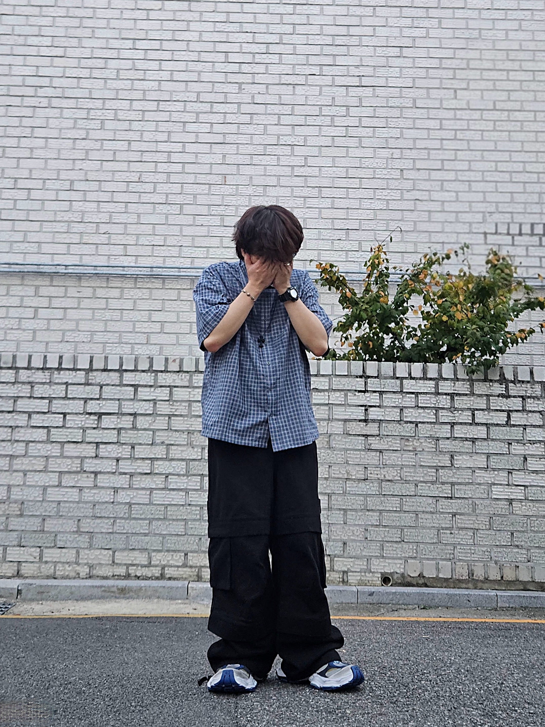 Balenciaga Cargo Sneakers Grey White Blue 착용 스타일