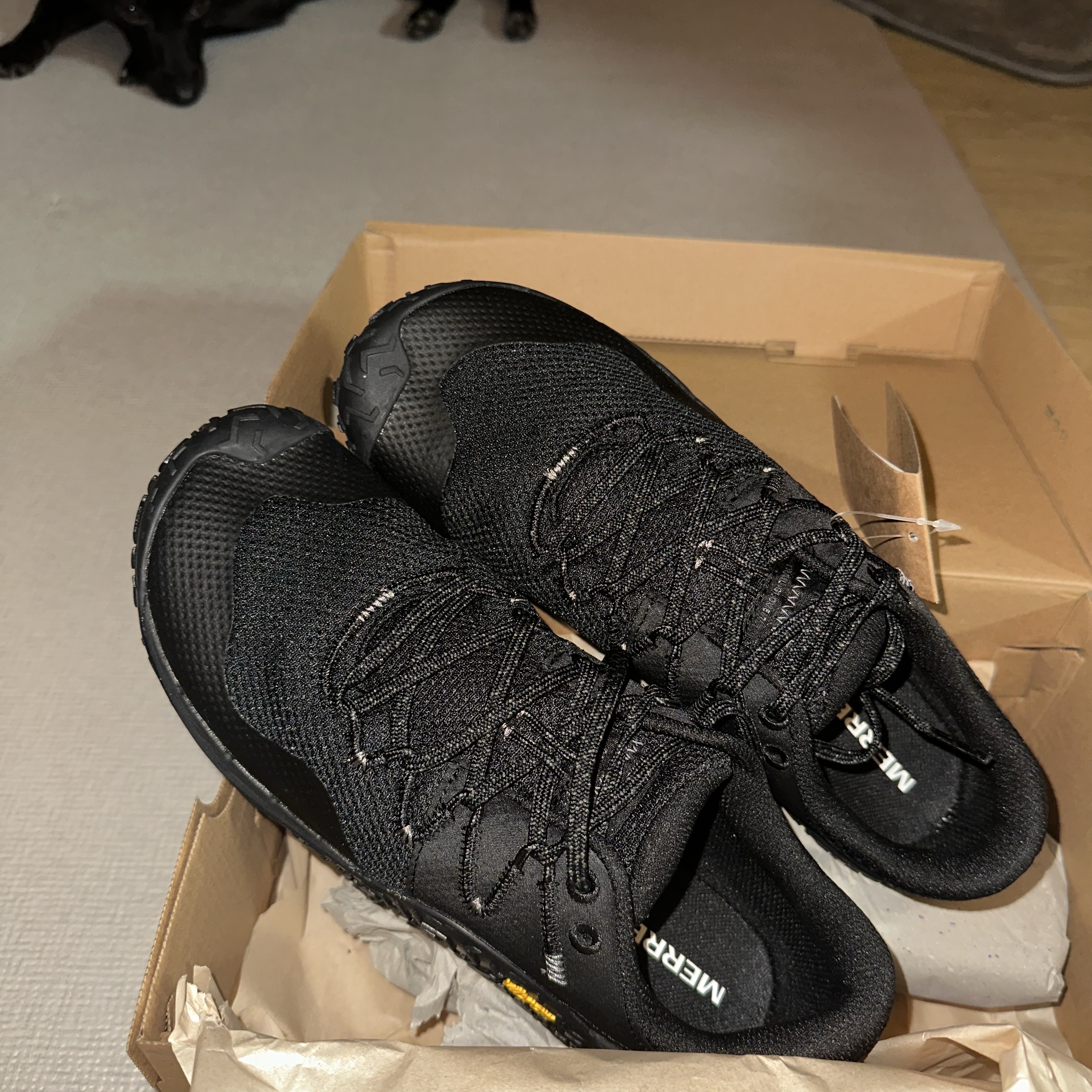Merrell Women Trail Glove 7 Black Black - 25FW 착용 스타일 - 3