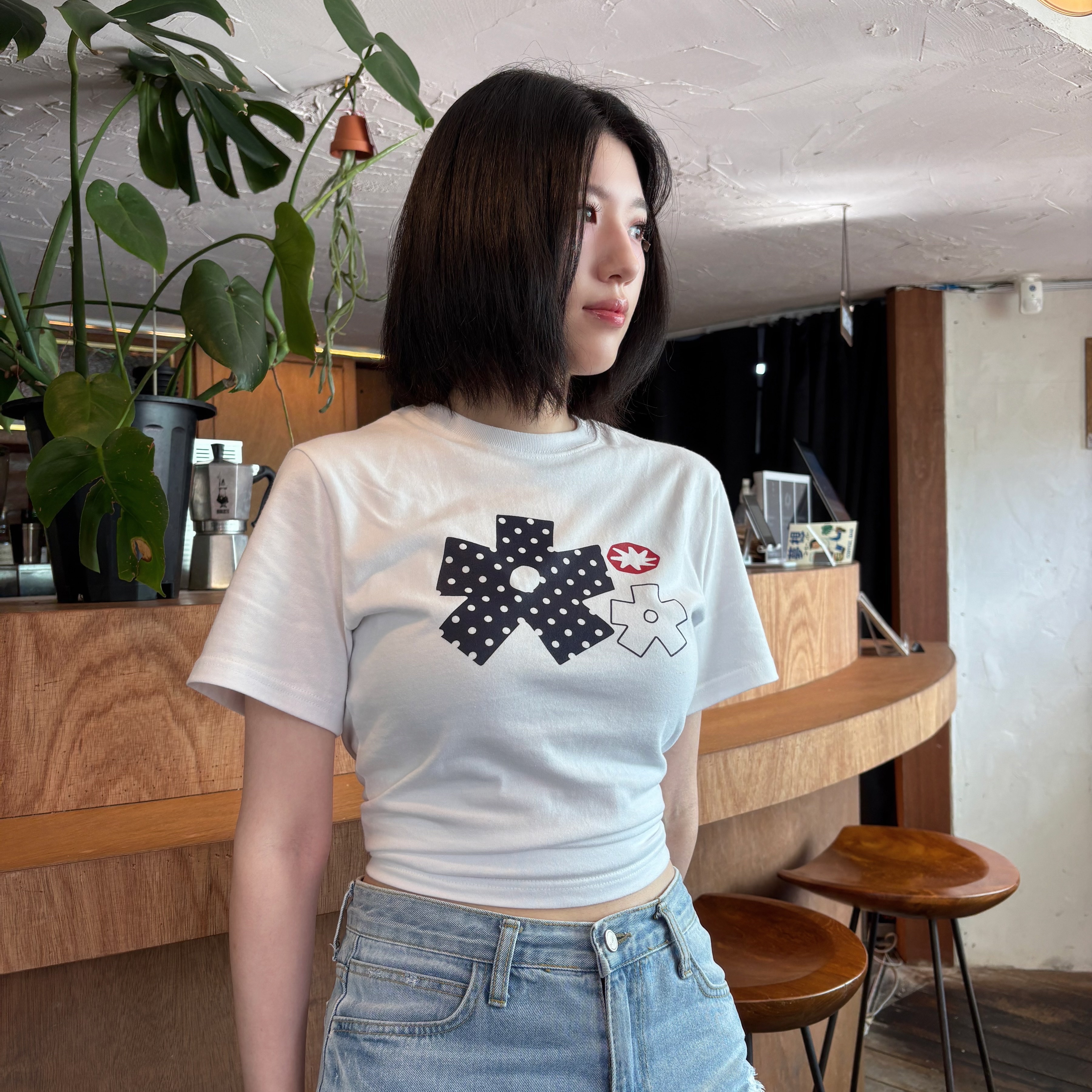 SLOW RECORD HOUSE Polka Dot Star T-Shirt White 착용 스타일 - 5