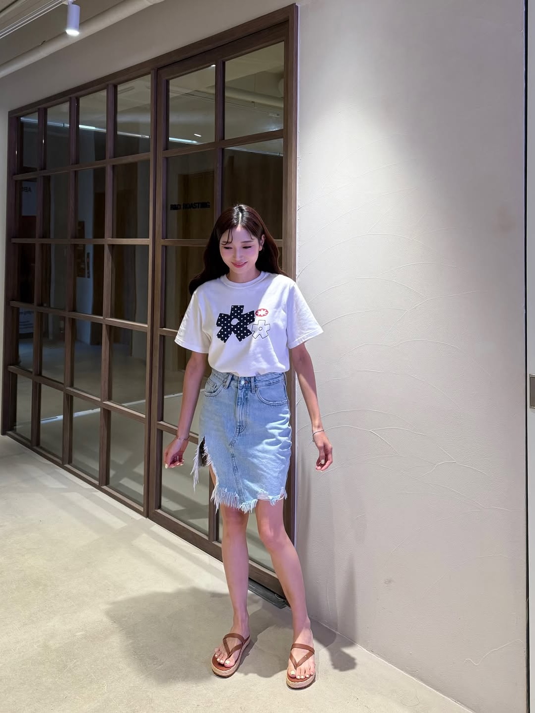 SLOW RECORD HOUSE Polka Dot Star T-Shirt White 착용 스타일 - 4