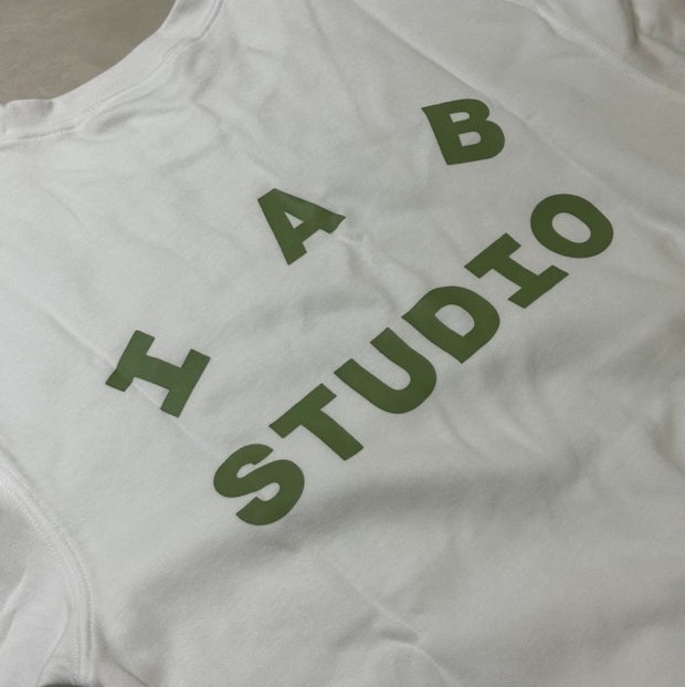 IAB Studio T-Shirt White Light Green 착용 스타일