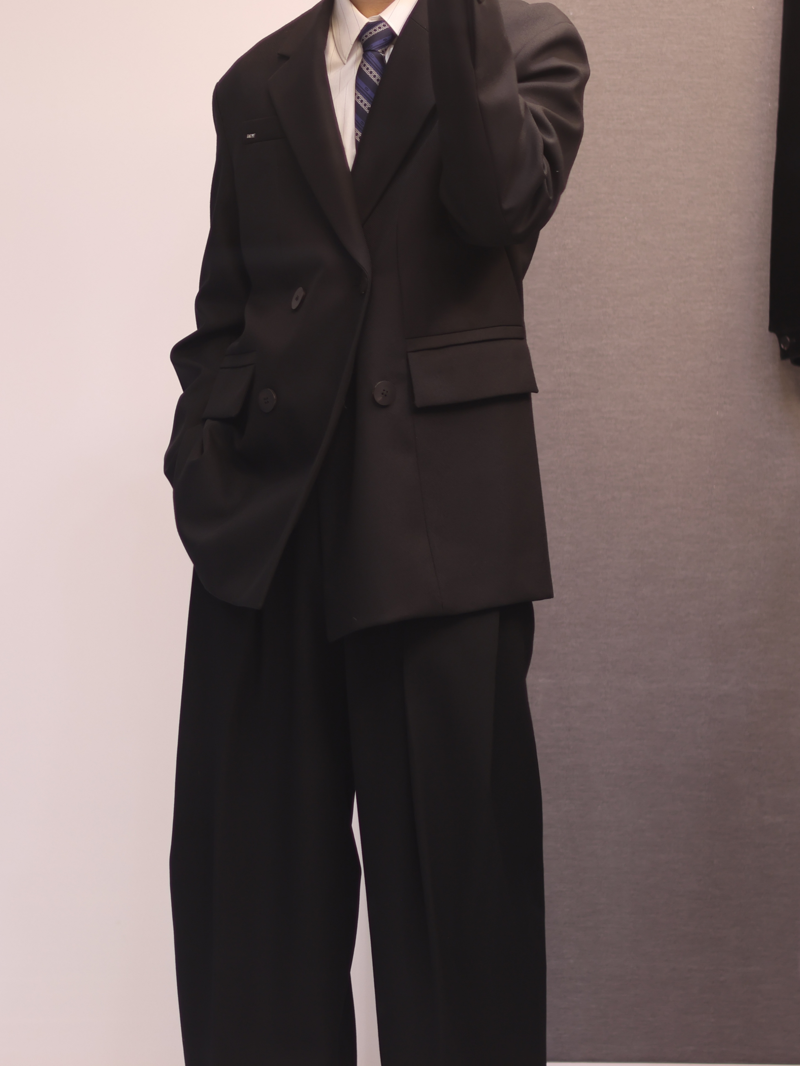 Wooyoungmi Wool Double Jacket Black - 24FW, Wooyoungmi Side Tuck Wide Pants Black - 24FW 착용 스타일 - 4