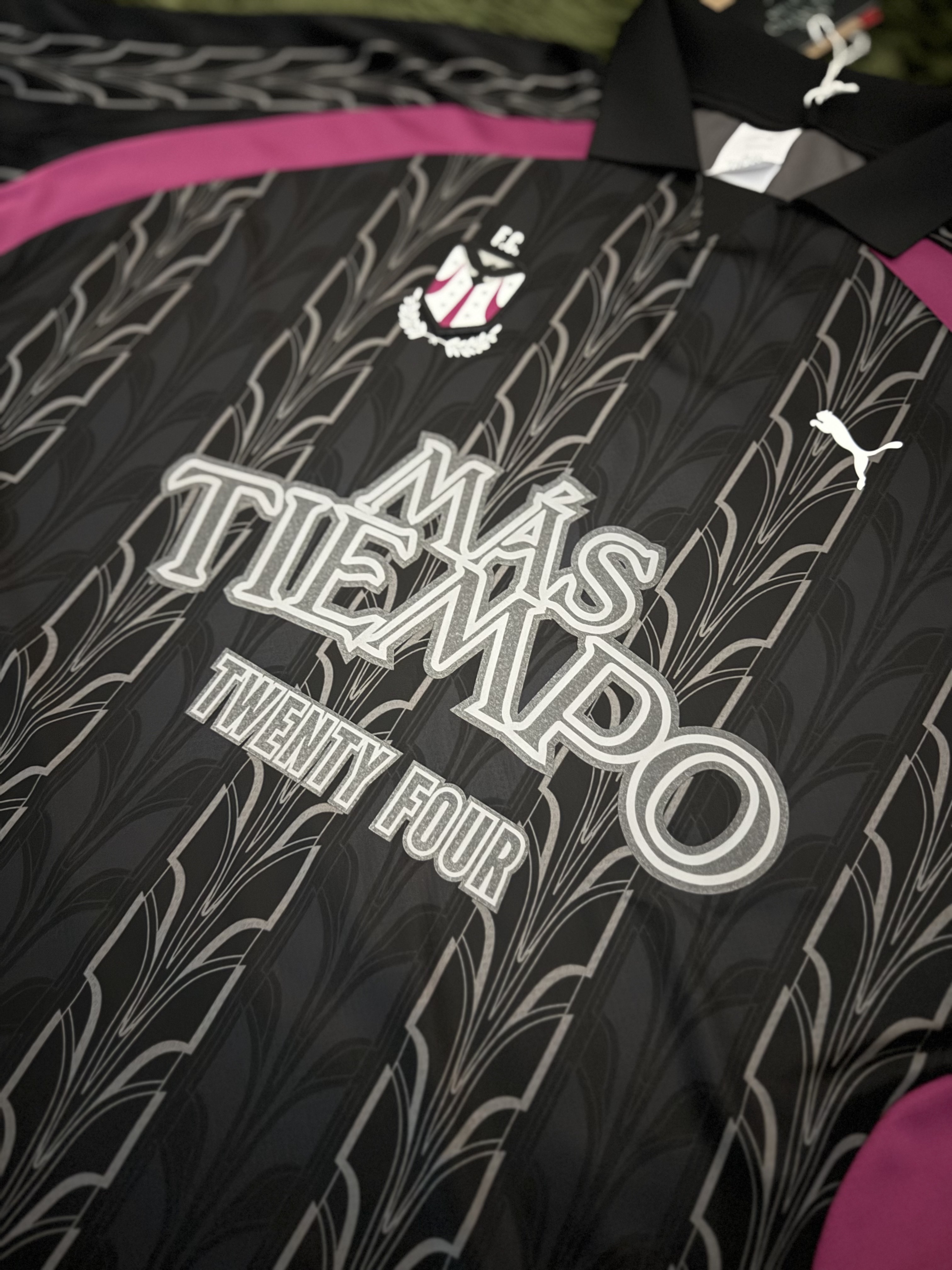 Puma x Mas Tiempo Jersey Black 착용 스타일 - 2