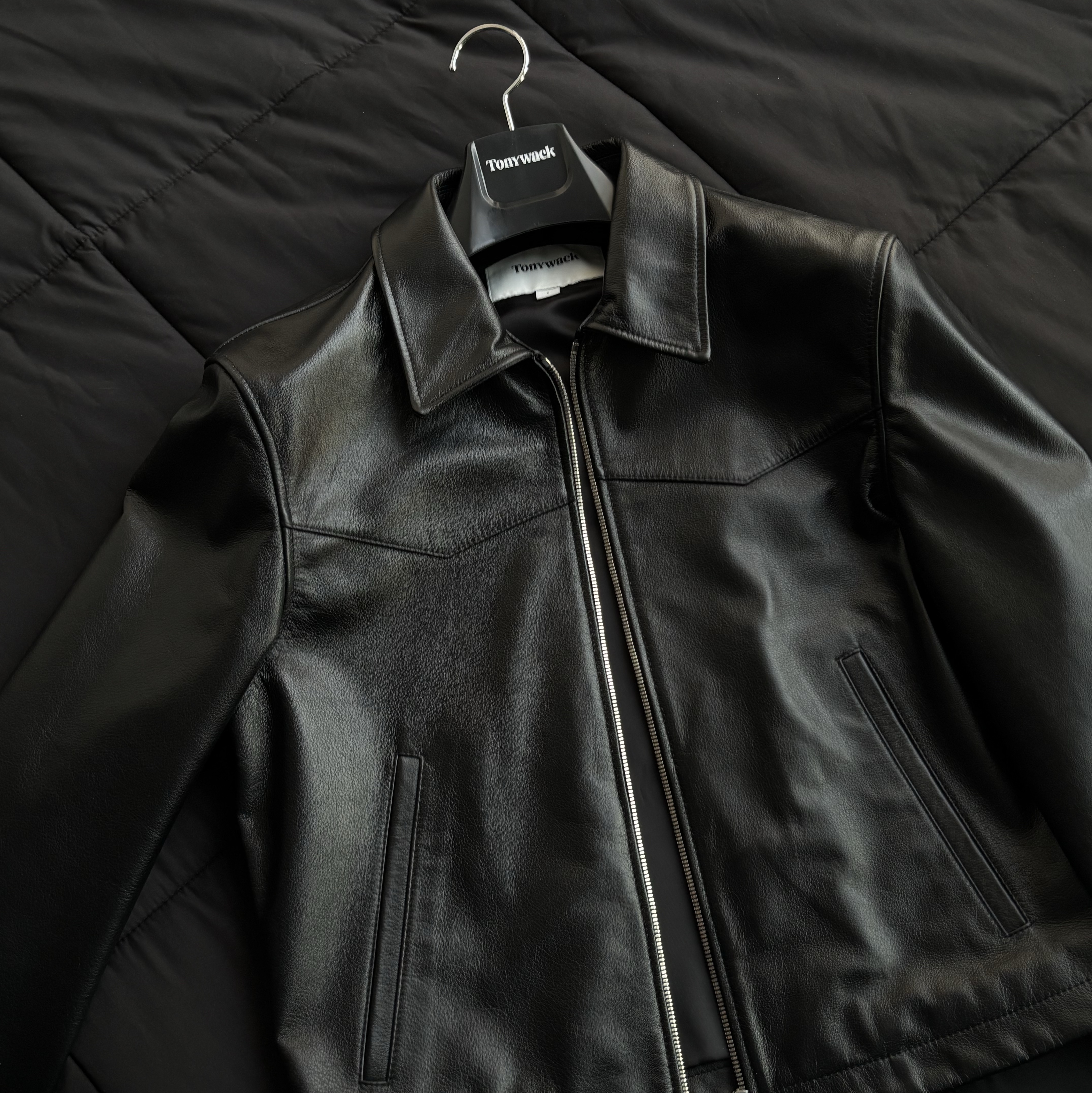 Tonywack Leather Western Cropped Jacket Black 착용 스타일