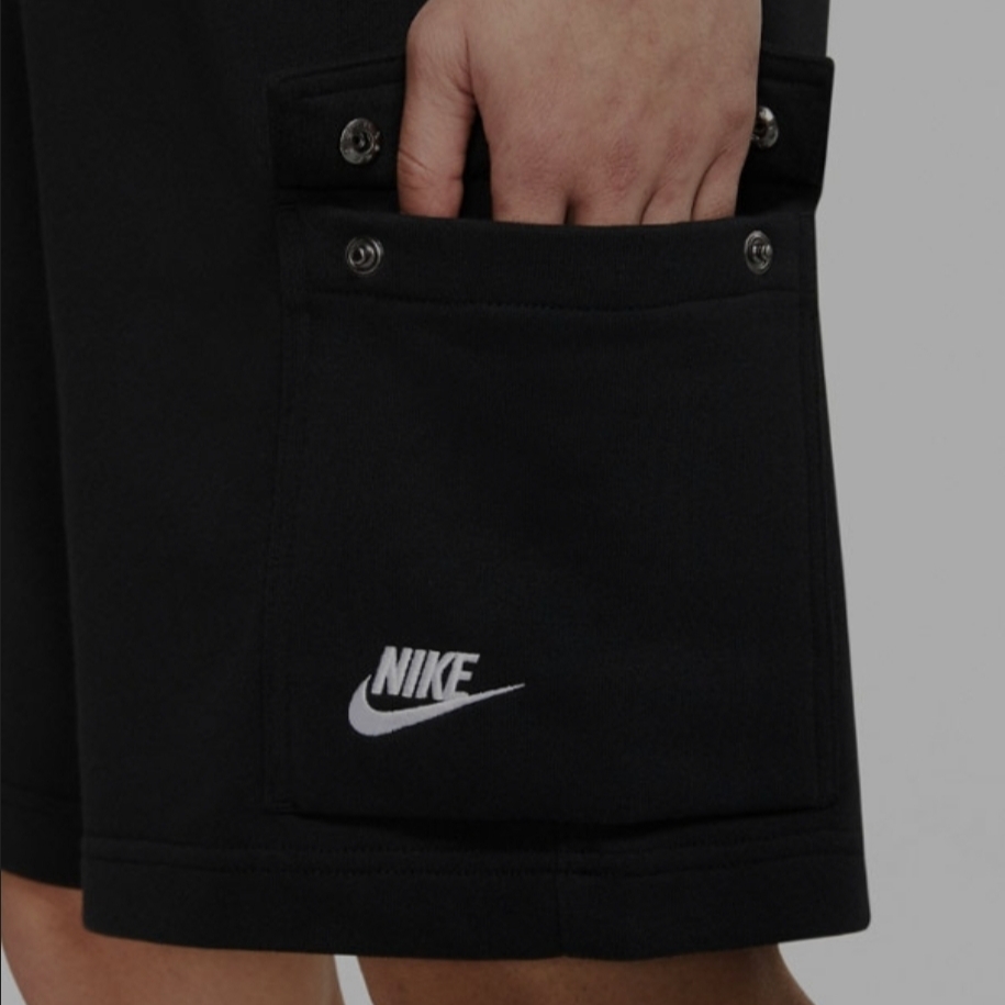 Nike NSW Club French Terry Cargo Shorts Black - Asia 착용 스타일 - 2