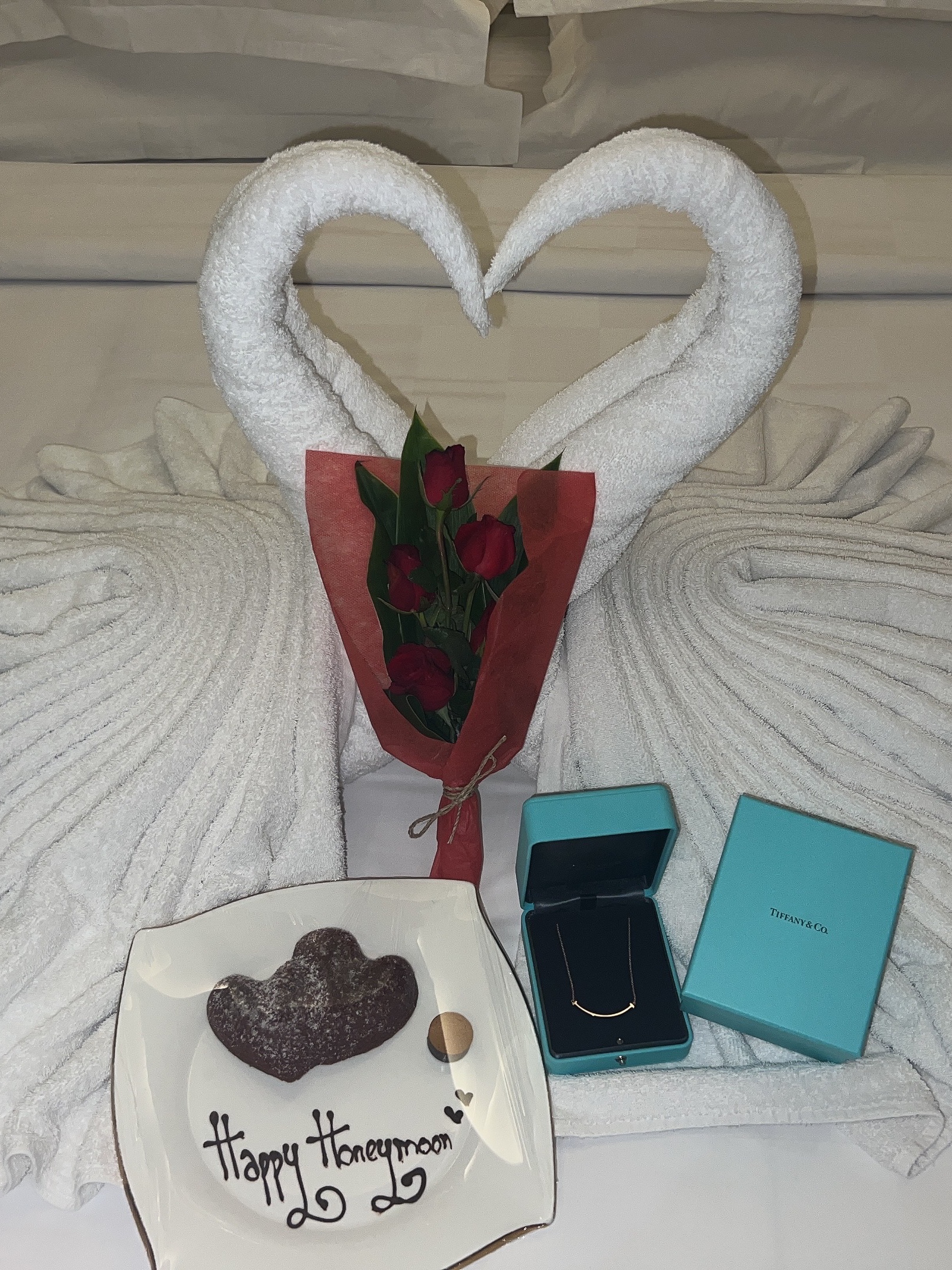 Tiffany & Co. Tiffany T Smile Pendant Small Rose Gold 착용 스타일 - 2
