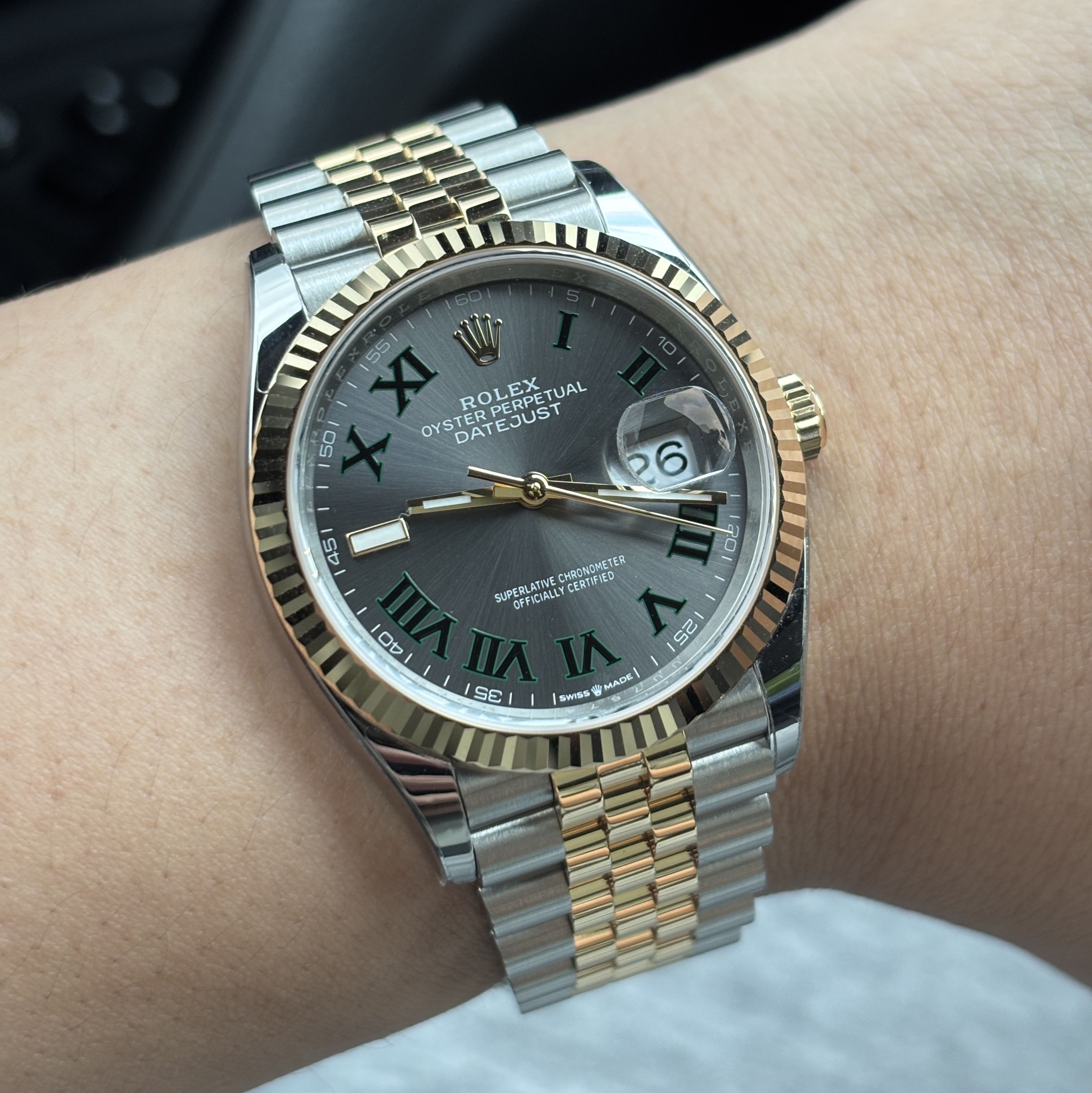 Rolex Datejust 36mm 126233 Slate Roman Jubilee 착용 스타일