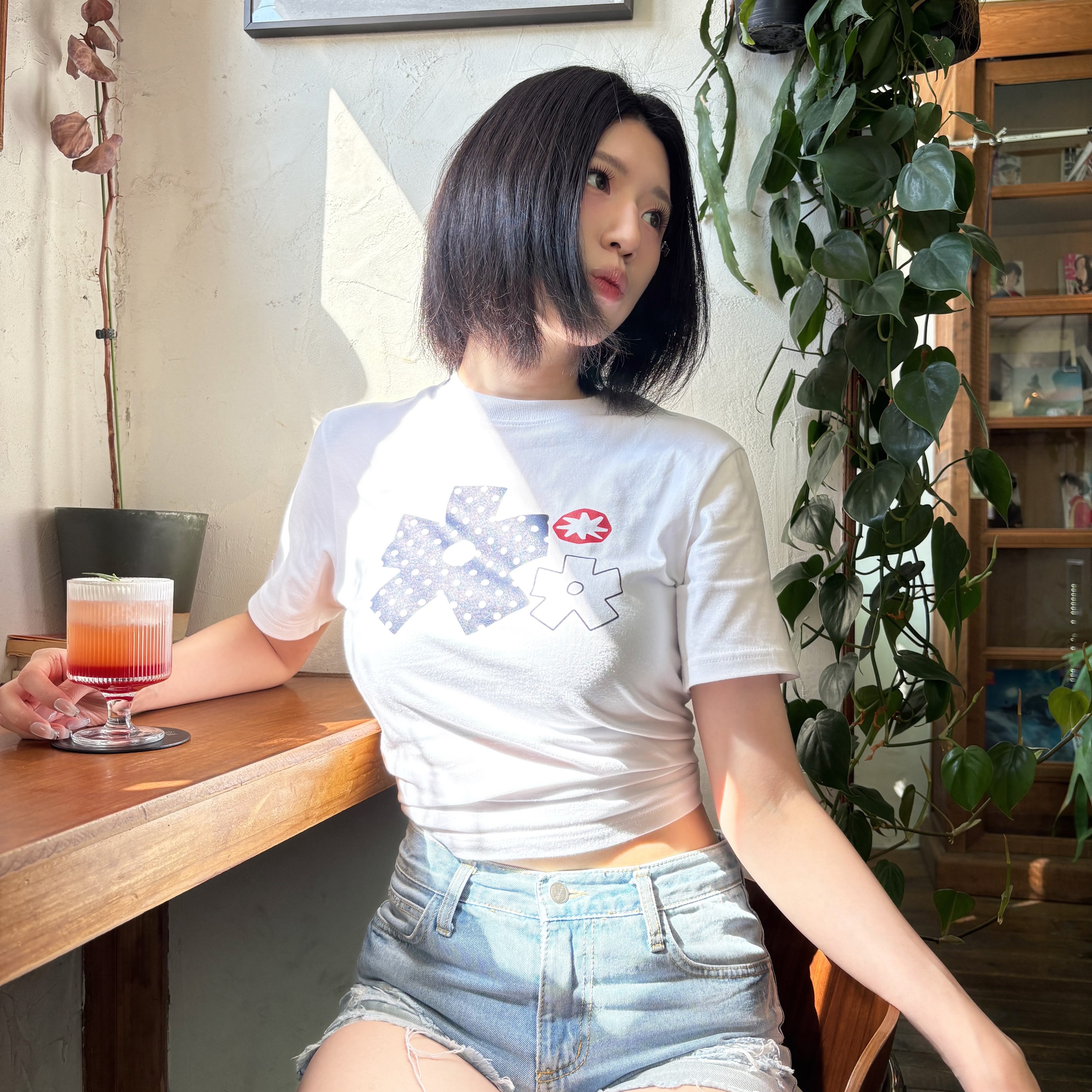 SLOW RECORD HOUSE Polka Dot Star T-Shirt White 착용 스타일 - 2