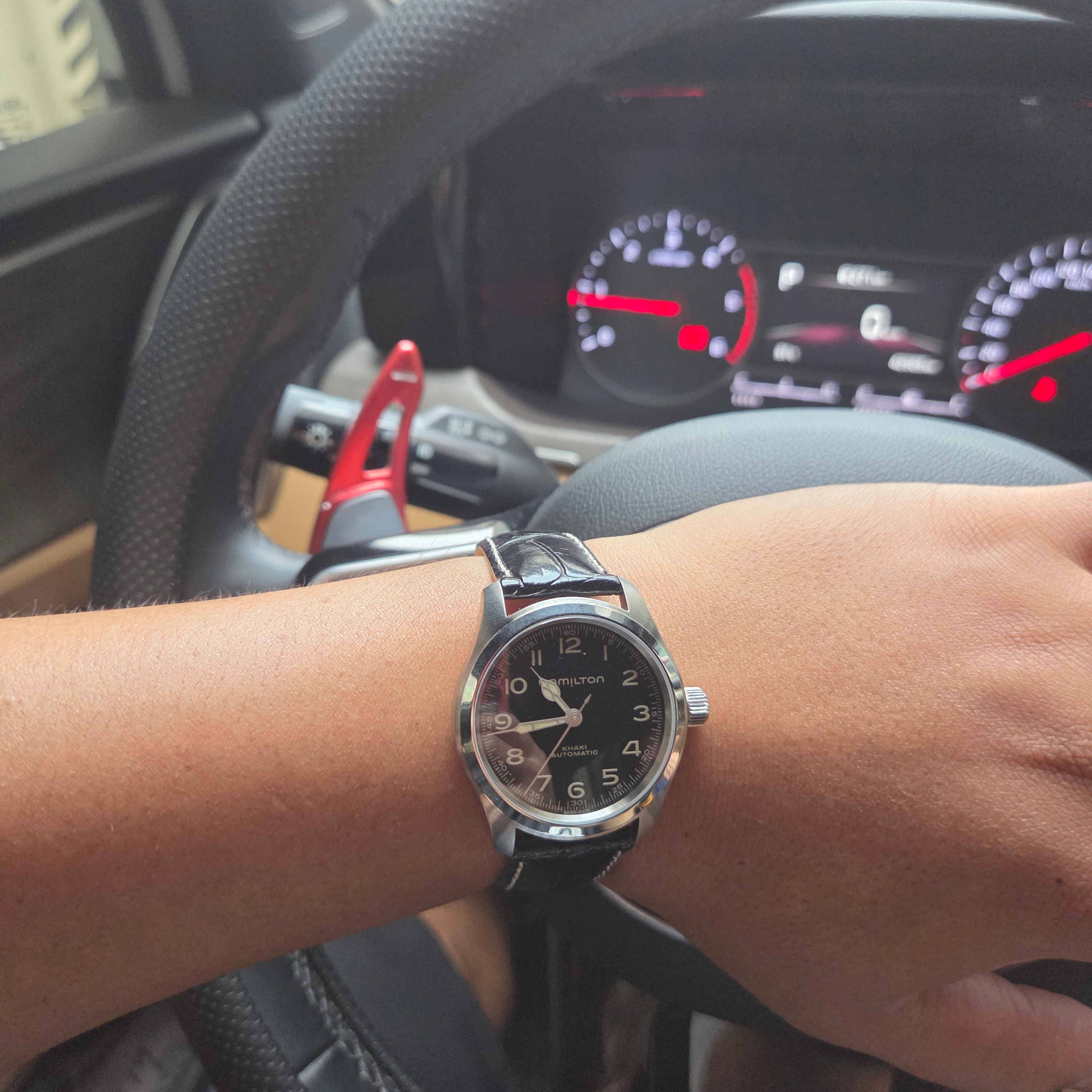 Hamilton Khaki Field Murph 38mm Automatic Stainless Steel Leather Black 착용 스타일
