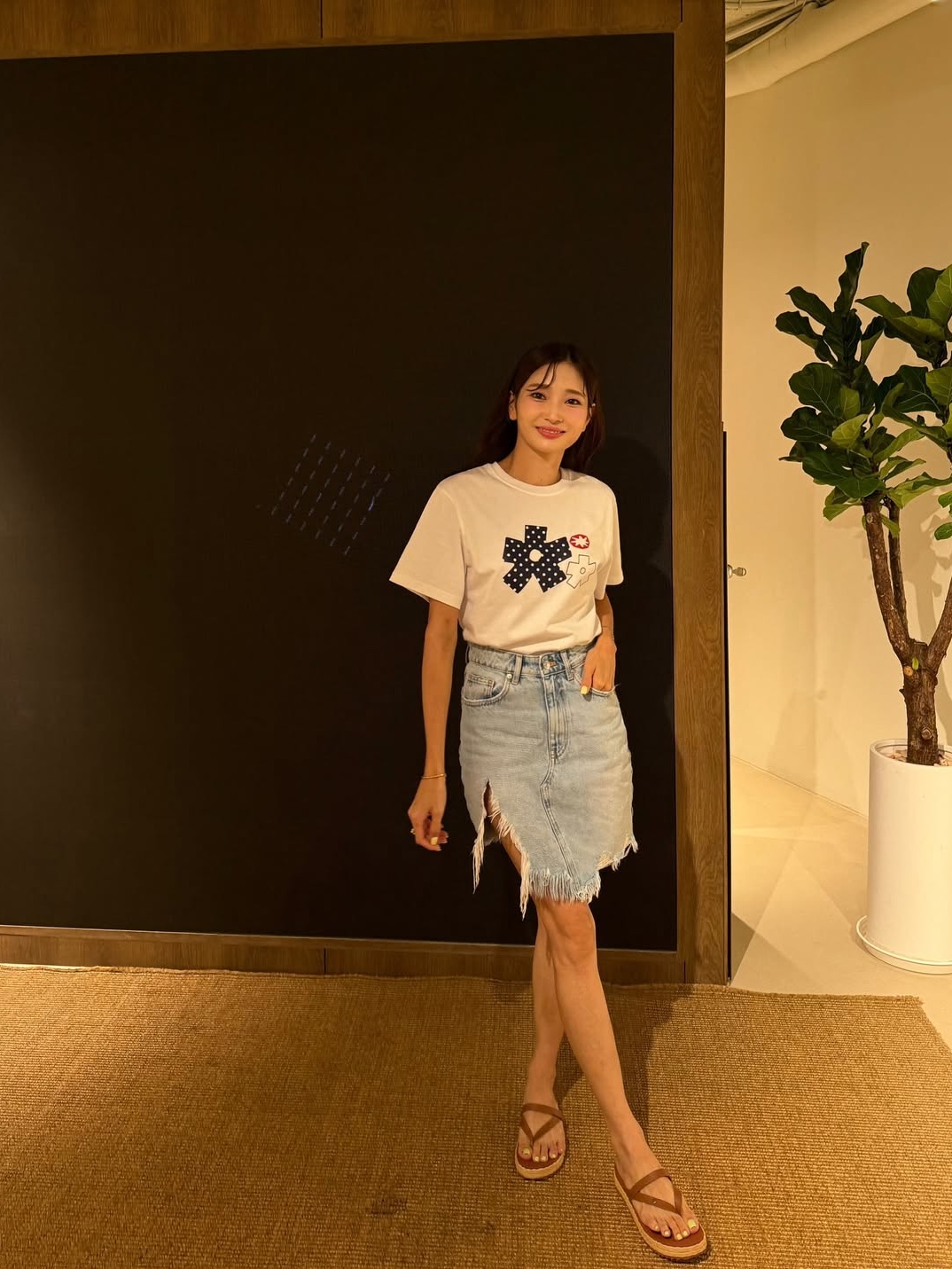 SLOW RECORD HOUSE Polka Dot Star T-Shirt White 착용 스타일 - 5
