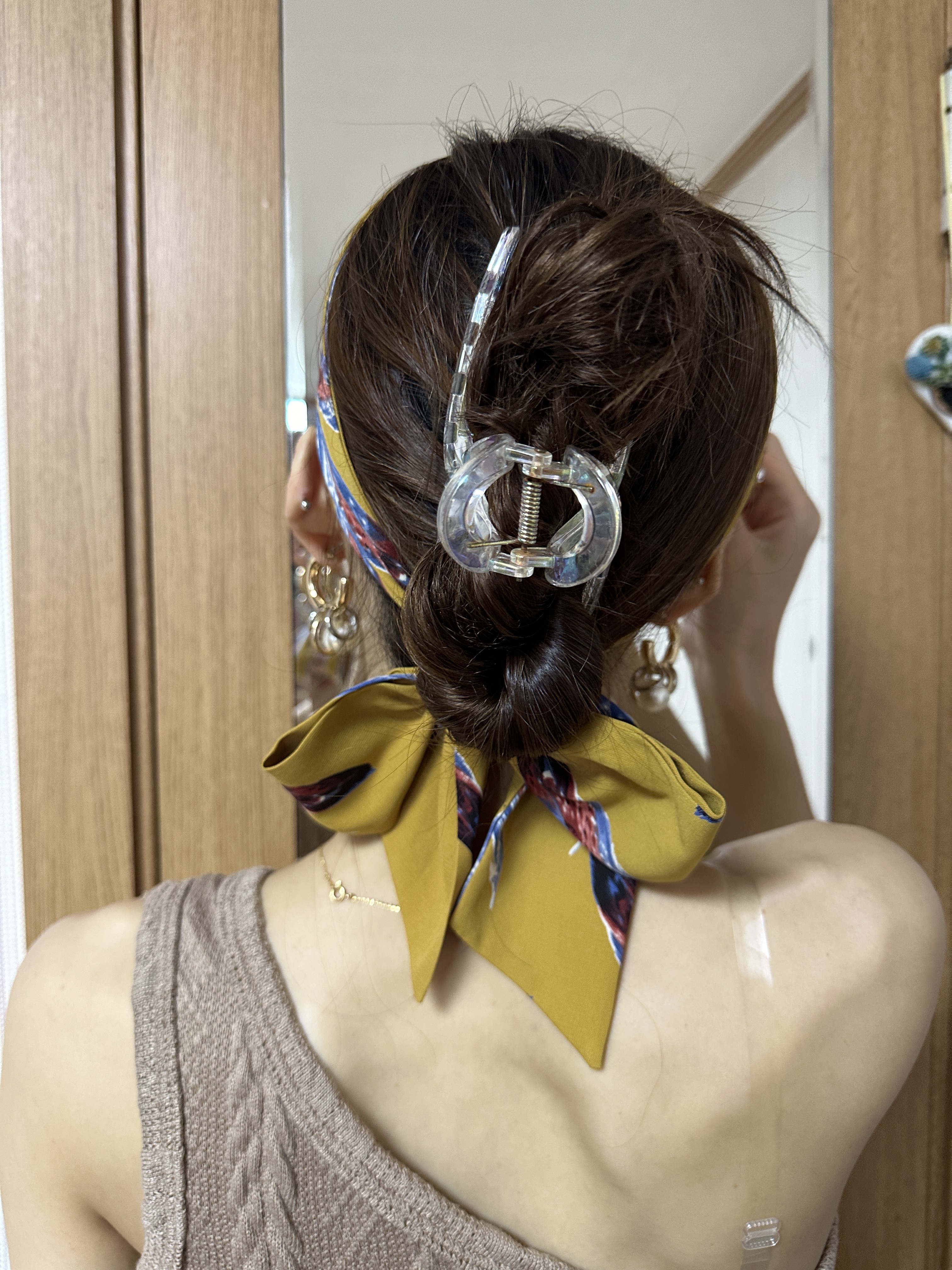 Dior Small Lady Bag Patent Cannage Calfskin Black Pale Gold 착용 스타일 - 2