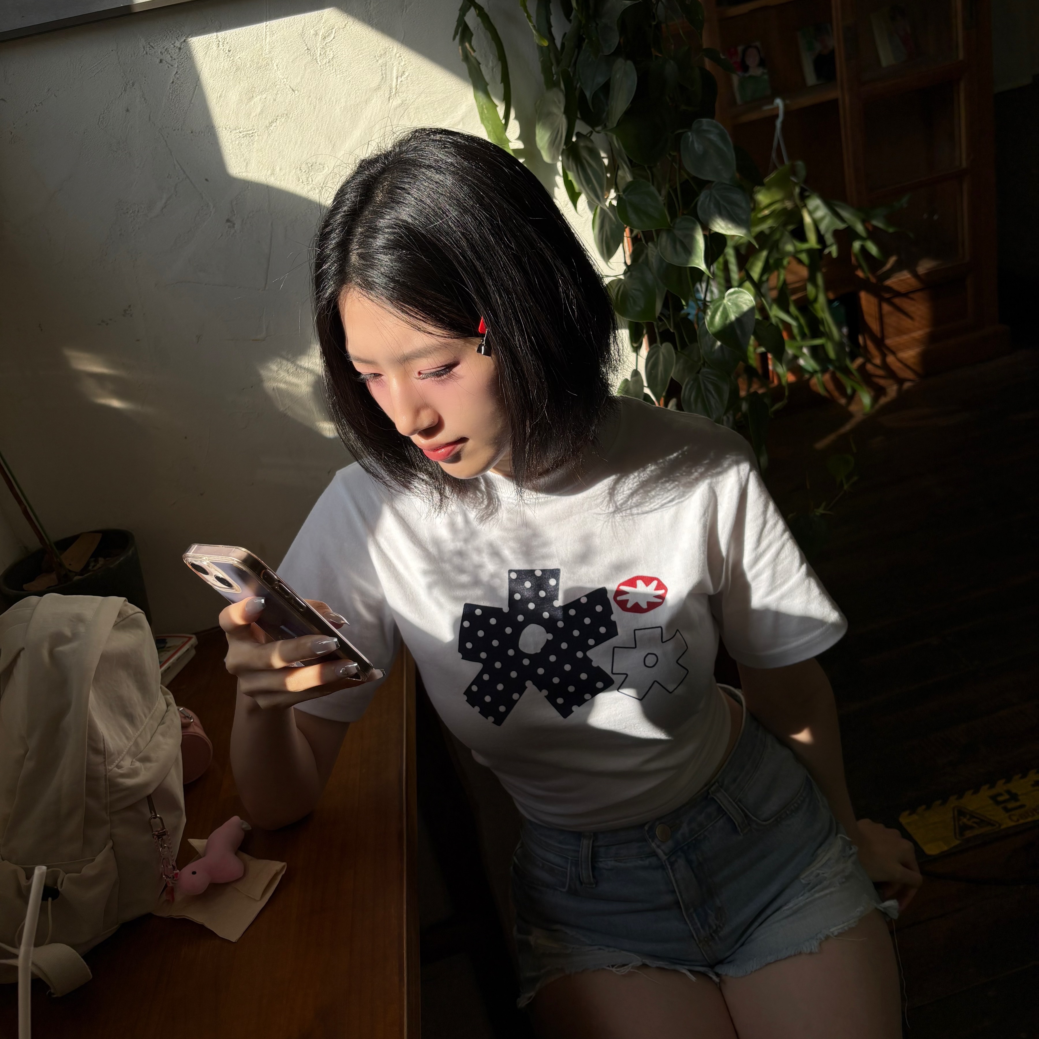 SLOW RECORD HOUSE Polka Dot Star T-Shirt White 착용 스타일 - 9