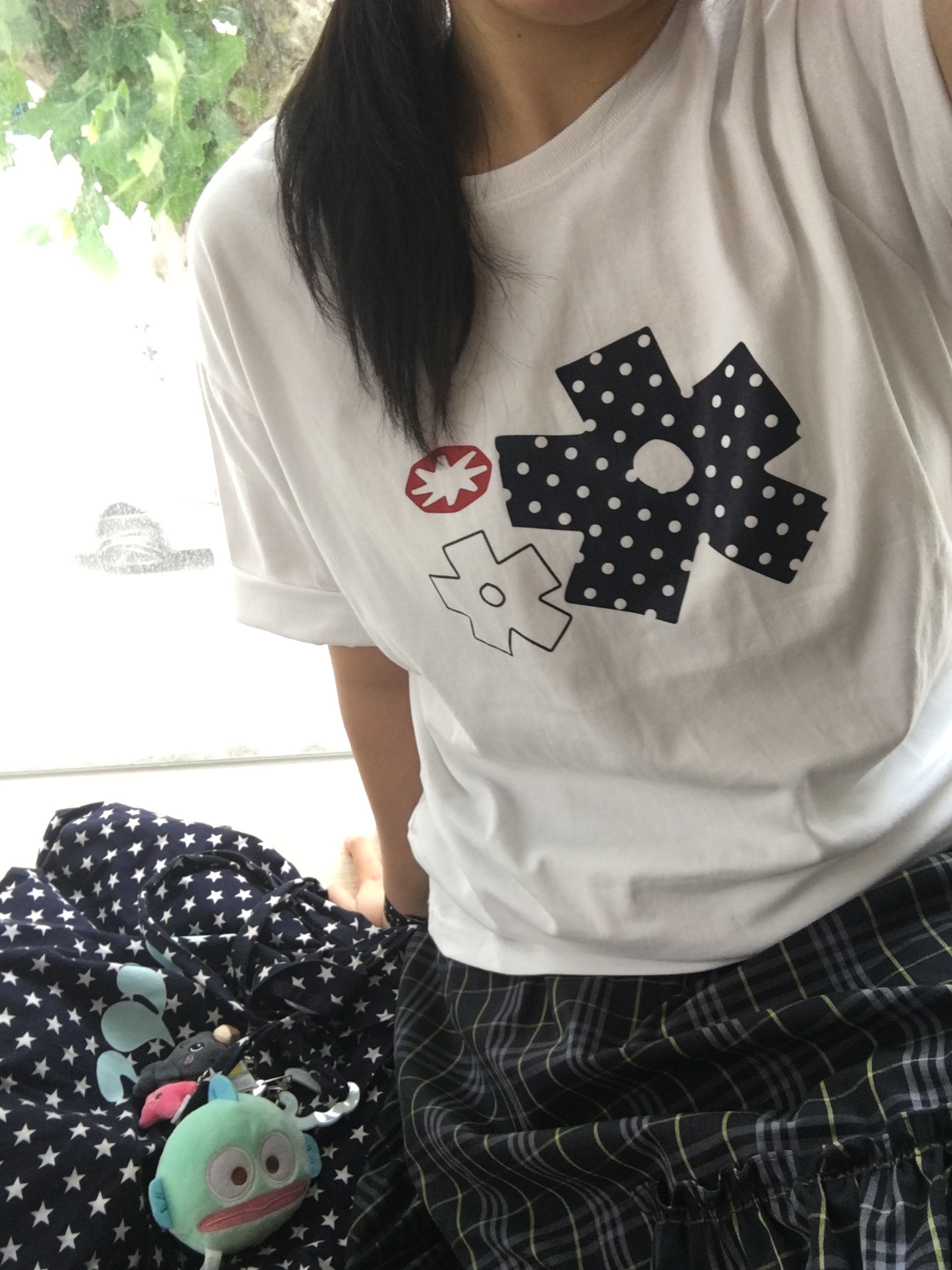 SLOW RECORD HOUSE Polka Dot Star T-Shirt White 착용 스타일 - 7