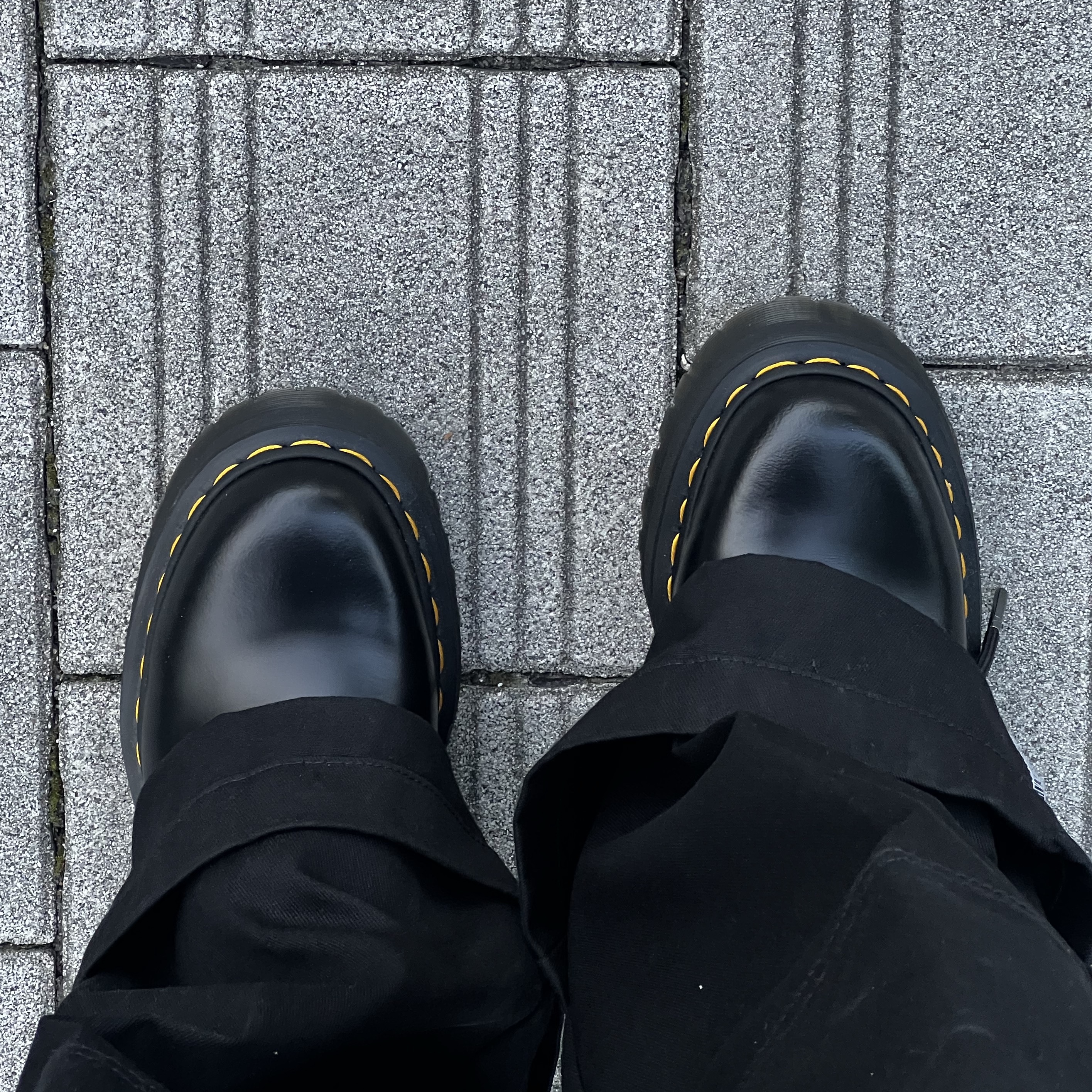Dr. Martens 1461 Quad Black 착용 스타일 - 1