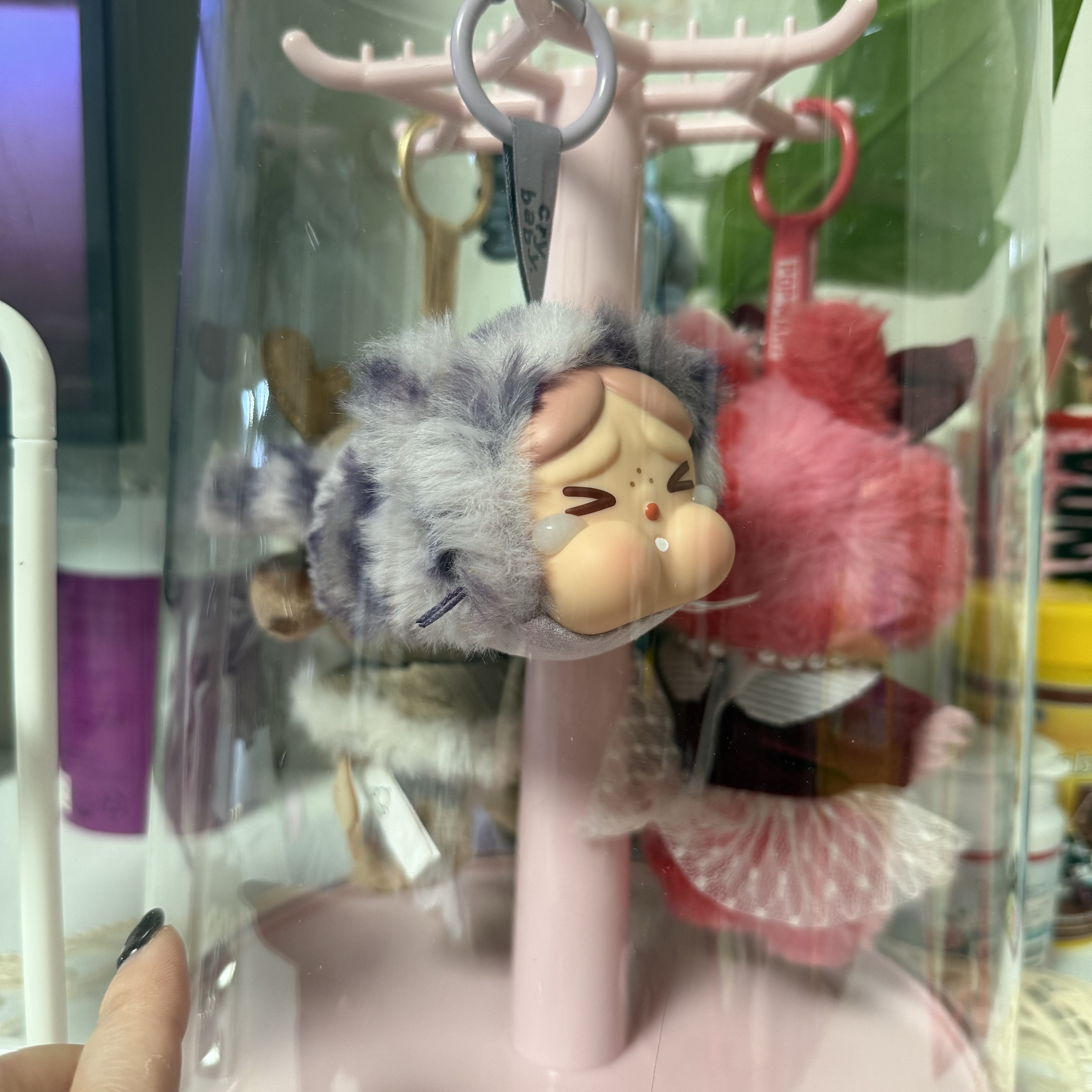 Pop Mart Crybaby Wild But Cutie Series Vinyl Plush Pendant (1 Blind Box) 착용 스타일