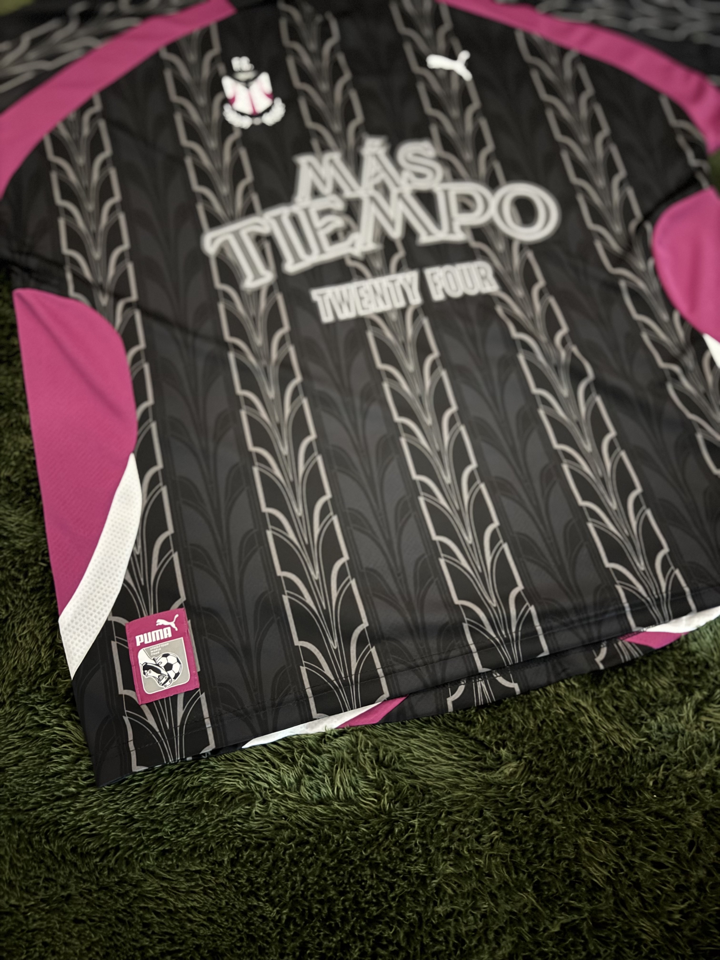Puma x Mas Tiempo Jersey Black 착용 스타일 - 5