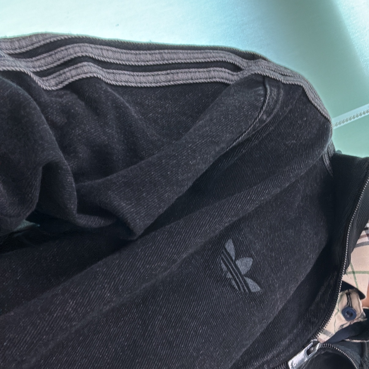 Adidas Adicolor Denim Firebird Track Top True Black Denim  - KR Sizing 착용 스타일