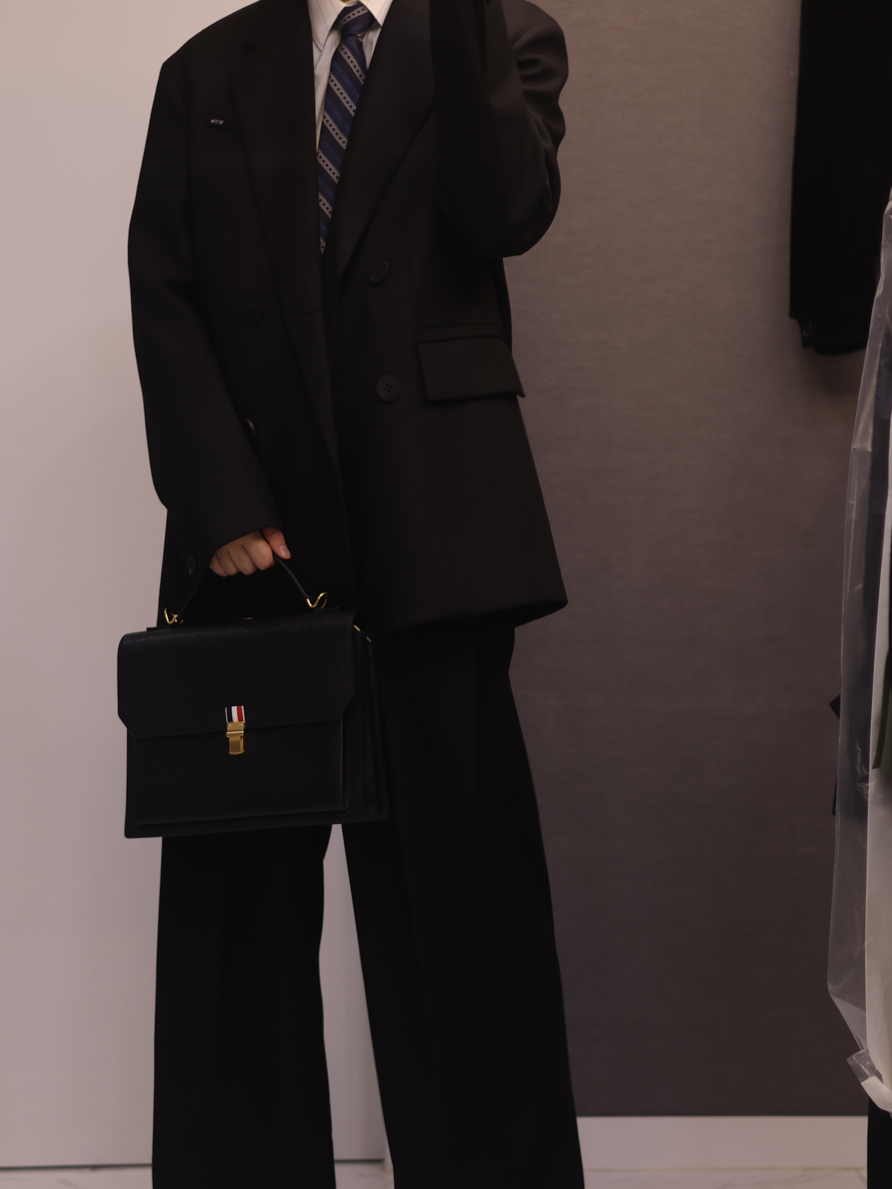 Wooyoungmi Wool Double Jacket Black - 24FW, Wooyoungmi Side Tuck Wide Pants Black - 24FW 착용 스타일 - 6
