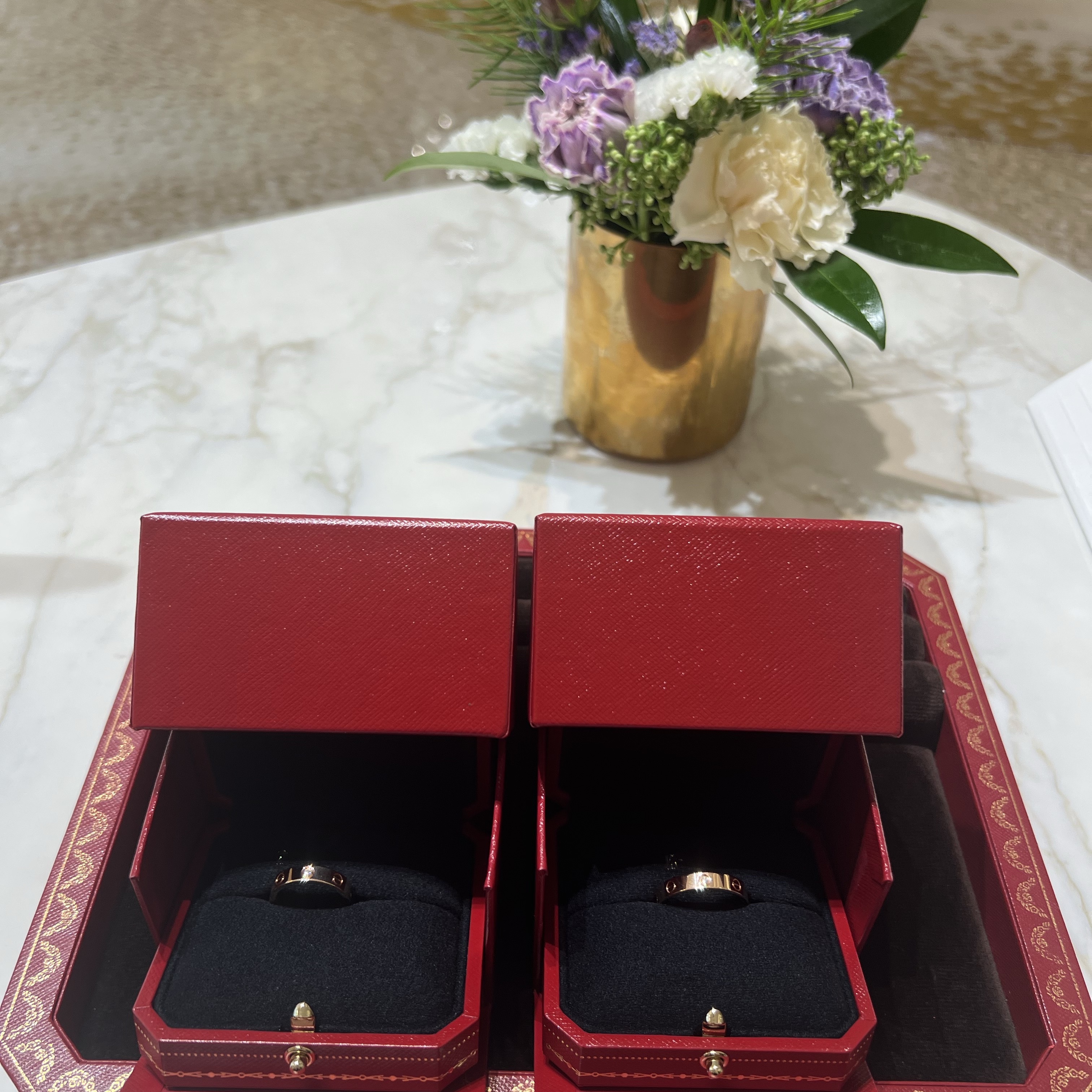 Cartier Love Wedding Band Rose Gold Diamond 착용 스타일 - 2