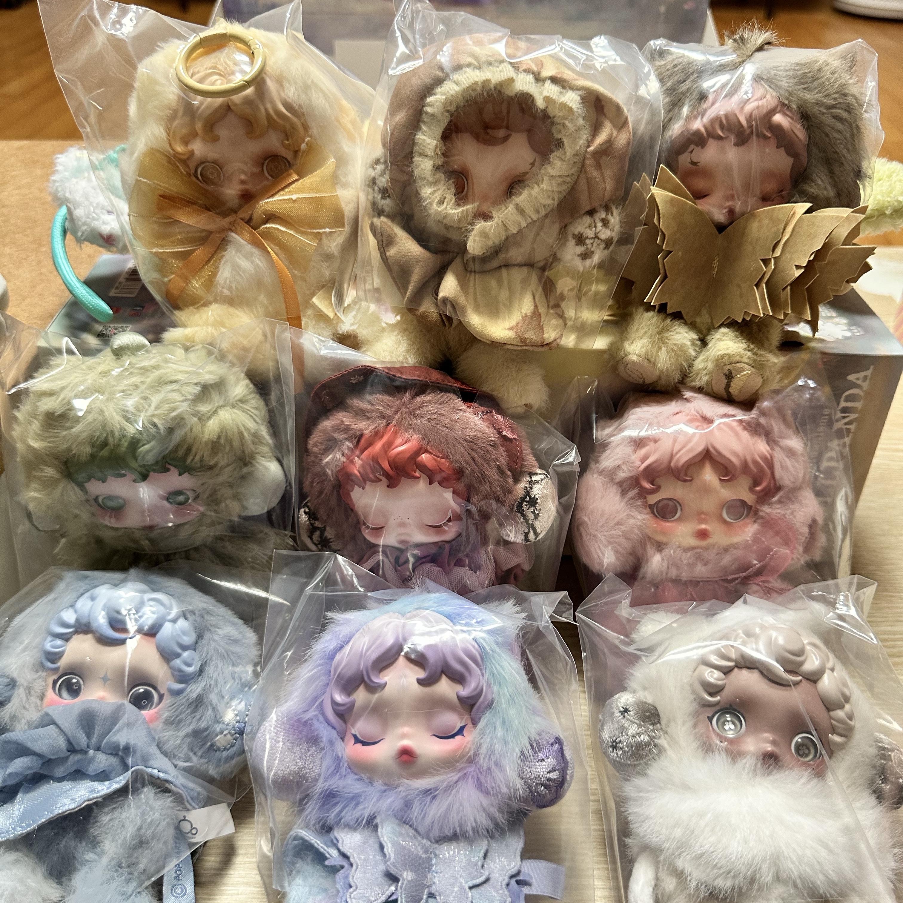 Pop Mart Skullpanda L’Impressionnisme Series Plush Doll (9 Blind Boxes) 착용 스타일 - 3