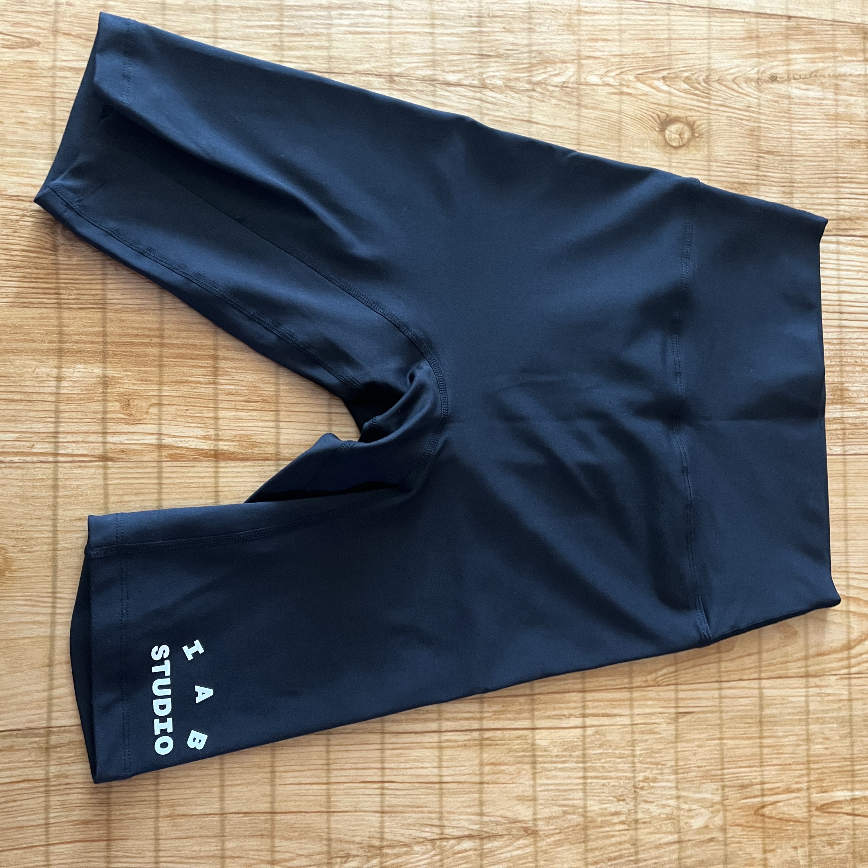 (W) IAB Studio Leggings Shorts Black 착용 스타일
