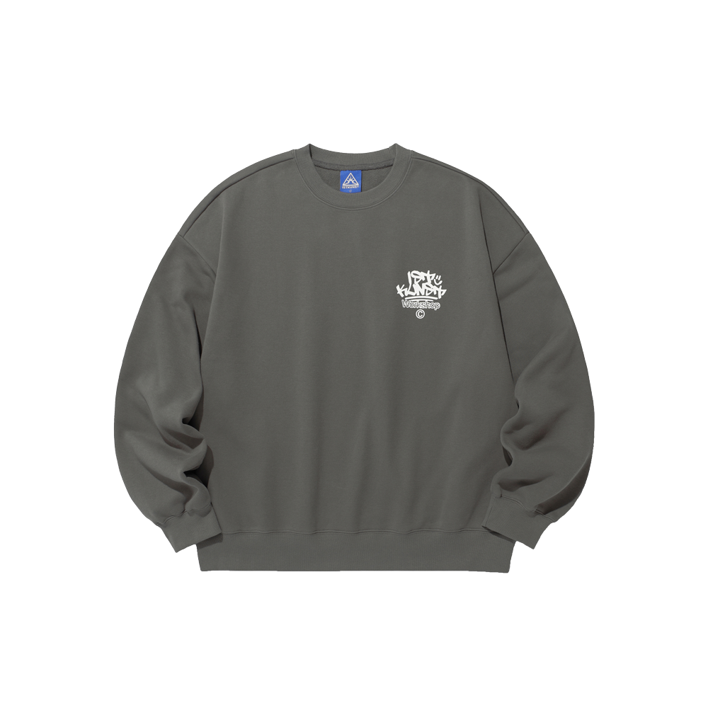 이스트쿤스트 아이케이 태그 로고 스웻셔츠 차콜(ISTKUNST Ik Tag Logo Sweatshirts Charcoal) - 1