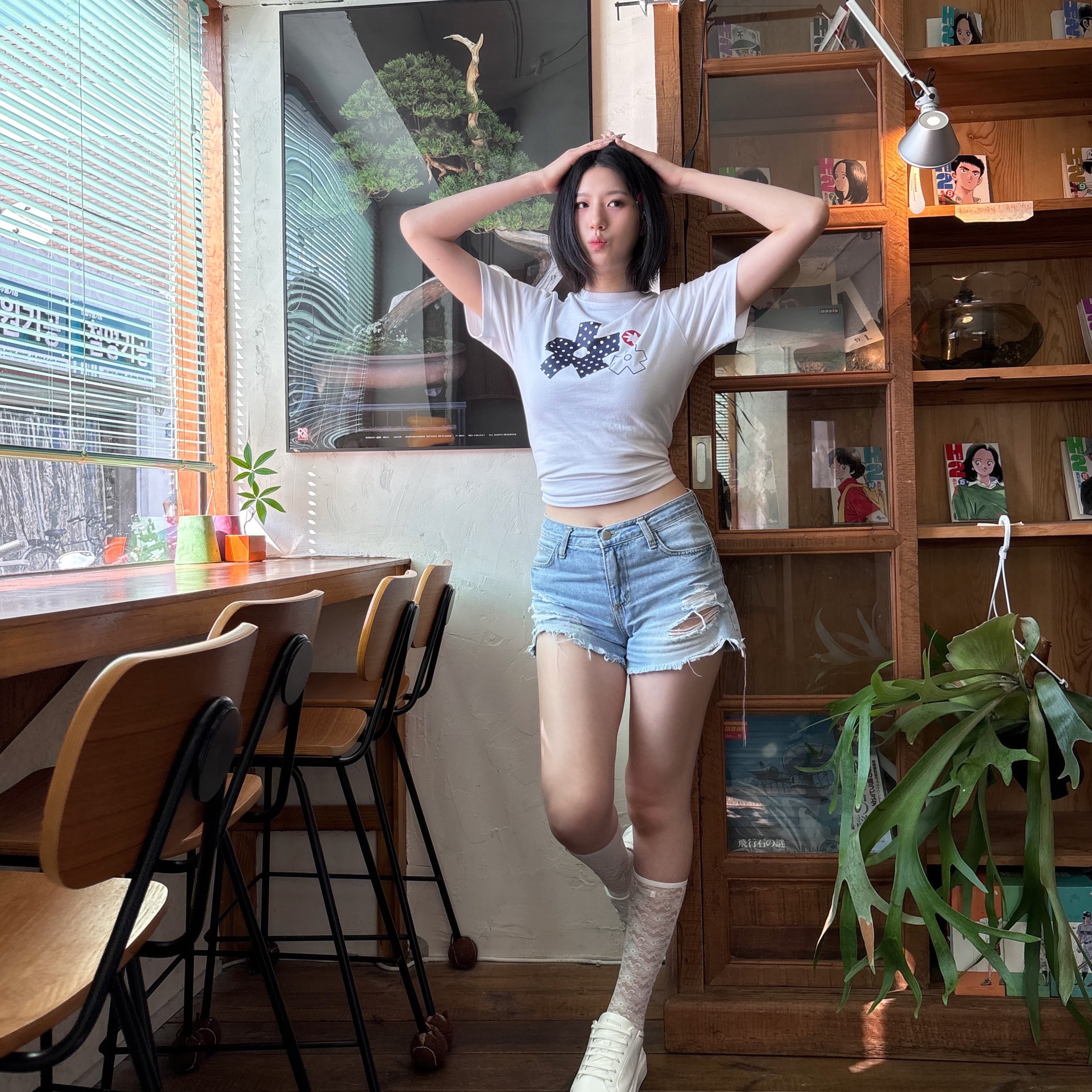 SLOW RECORD HOUSE Polka Dot Star T-Shirt White 착용 스타일 - 10