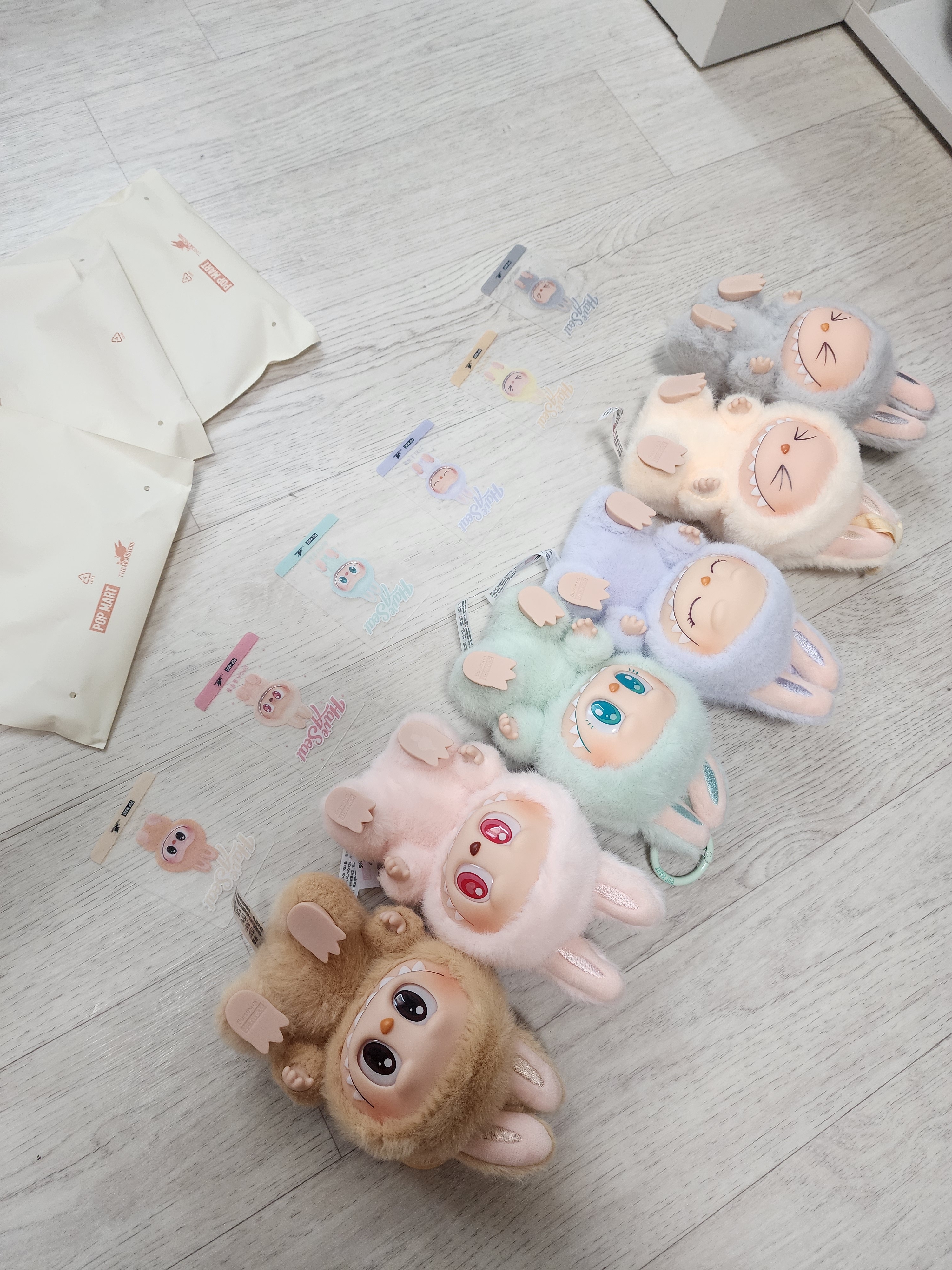Pop Mart Labubu Let's Play Together Doll Series Sealed Case (6 Blind Boxes) 착용 스타일 - 4