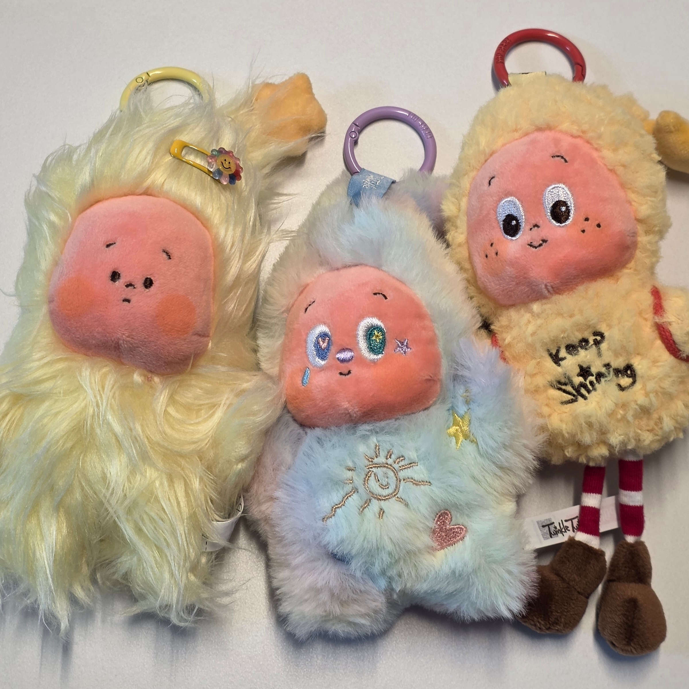 Pop Mart Twinkle Twinkle Sweet Dreams Forecast Series Plush Pendant Mess In Wind (Opened Case), Pop Mart Twinkle Twinkle Sweet Dreams Forecast Series Plush Pendant Afterglow Marshmallow (Opened Case) 착용 스타일 - 1